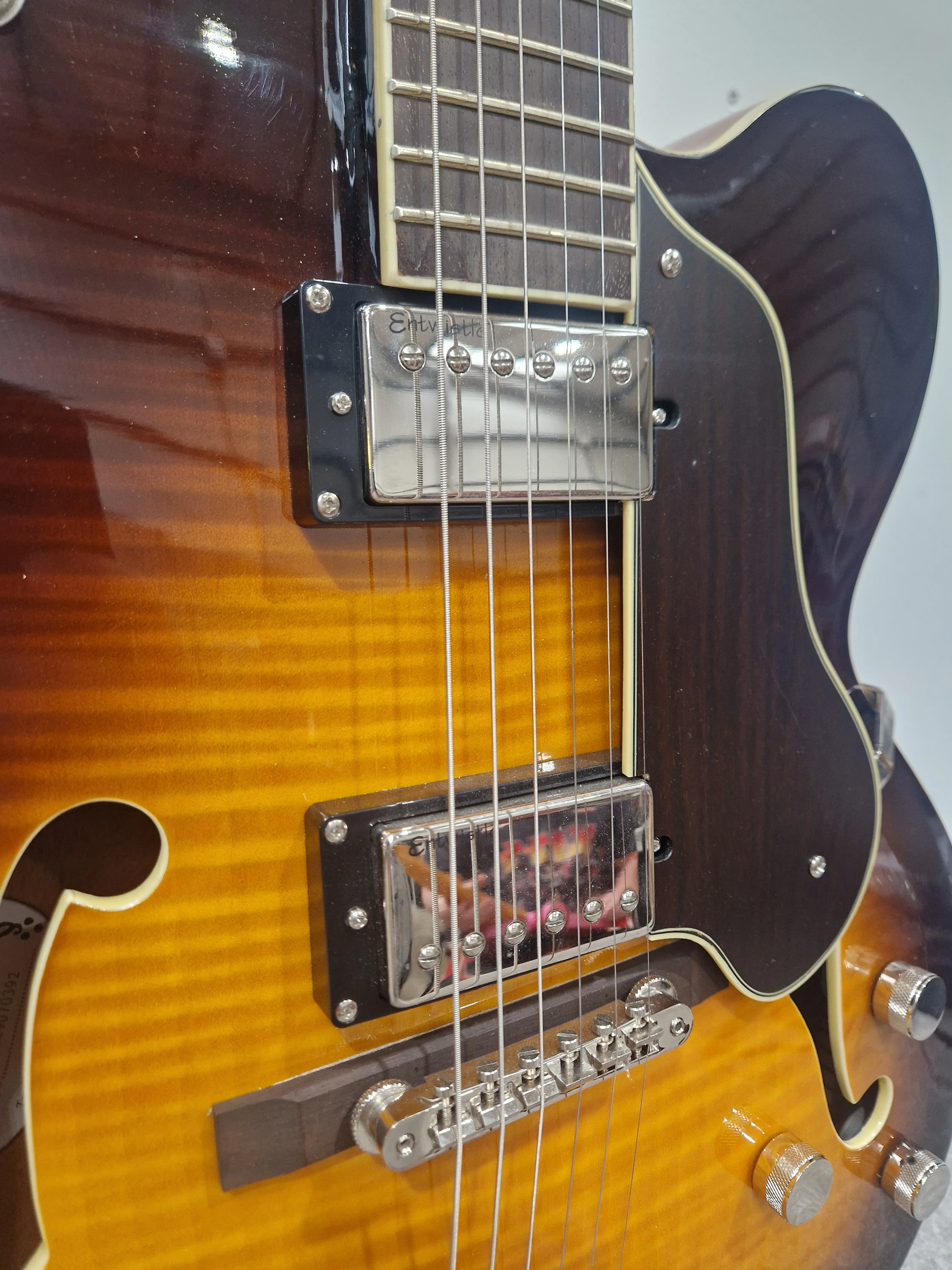 Tanglewood TSB49 - Solid Top Electric Semi Acoustic Guitar - Excellent - Image 6
