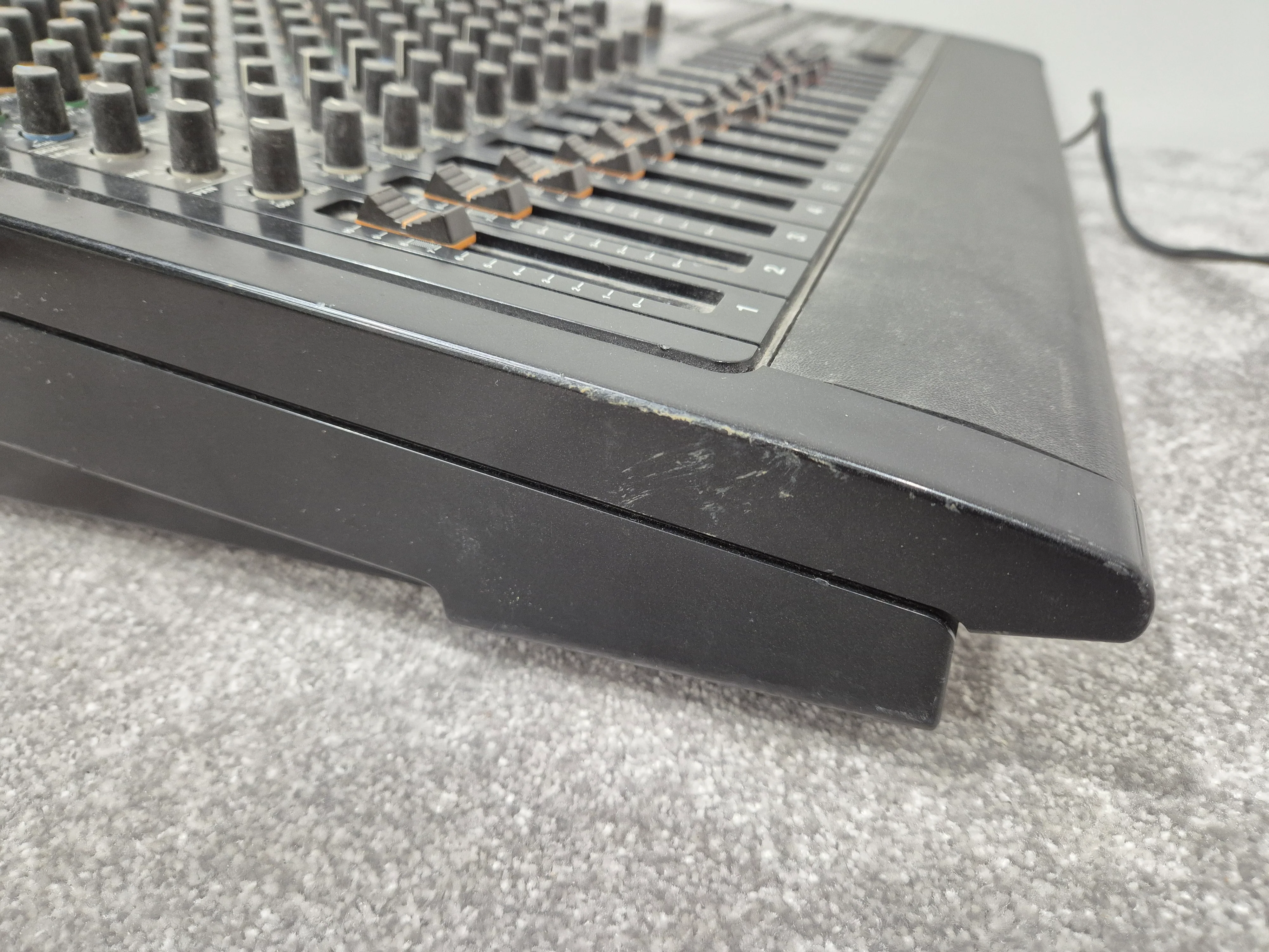 Tascam 688 - MidiStudio 688 8-Track Cassette Recorder - Image 9