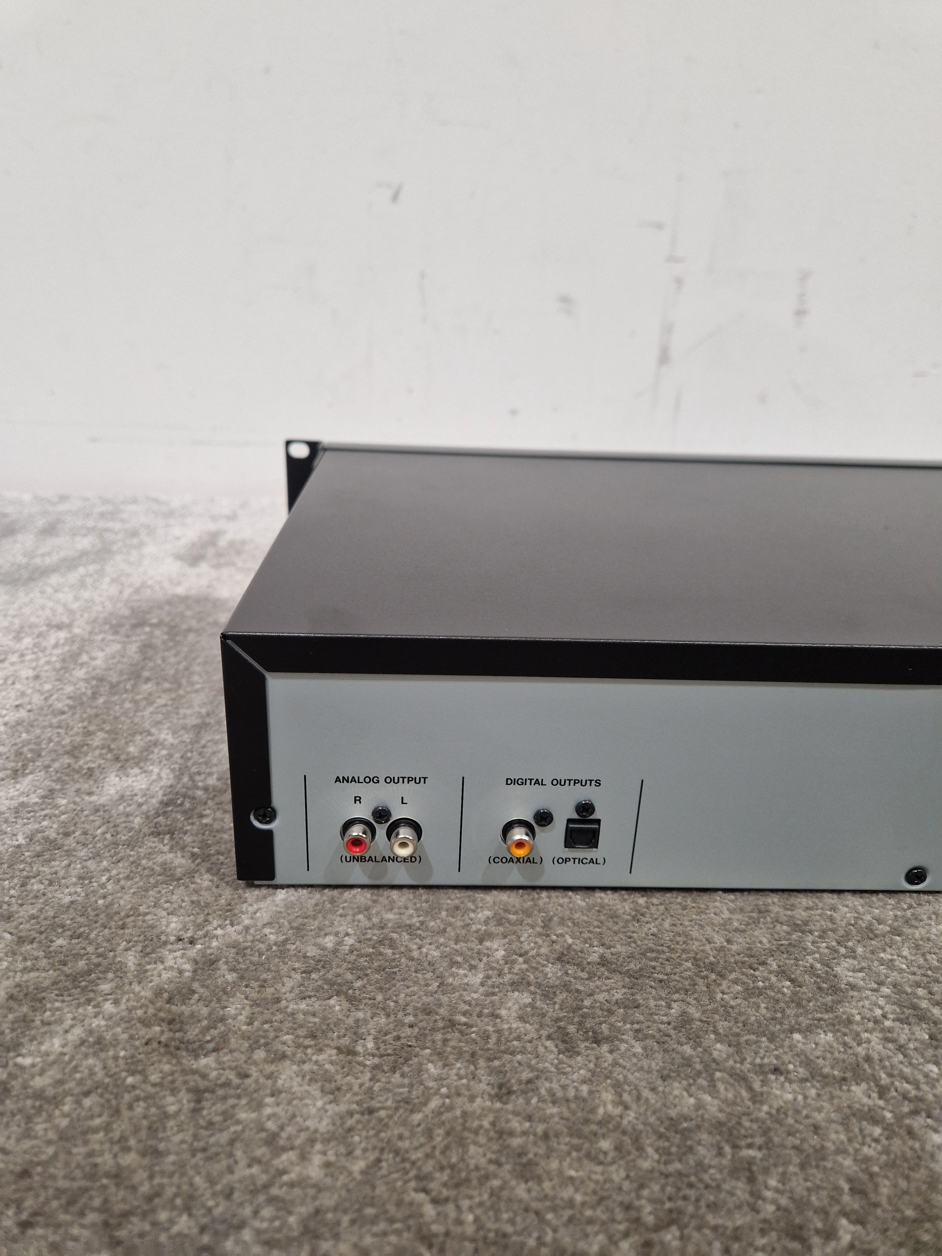 Tascam CD-200BT - Bluetooth CD Player - Excellent w/ Original Box & Power Supply - Image 14