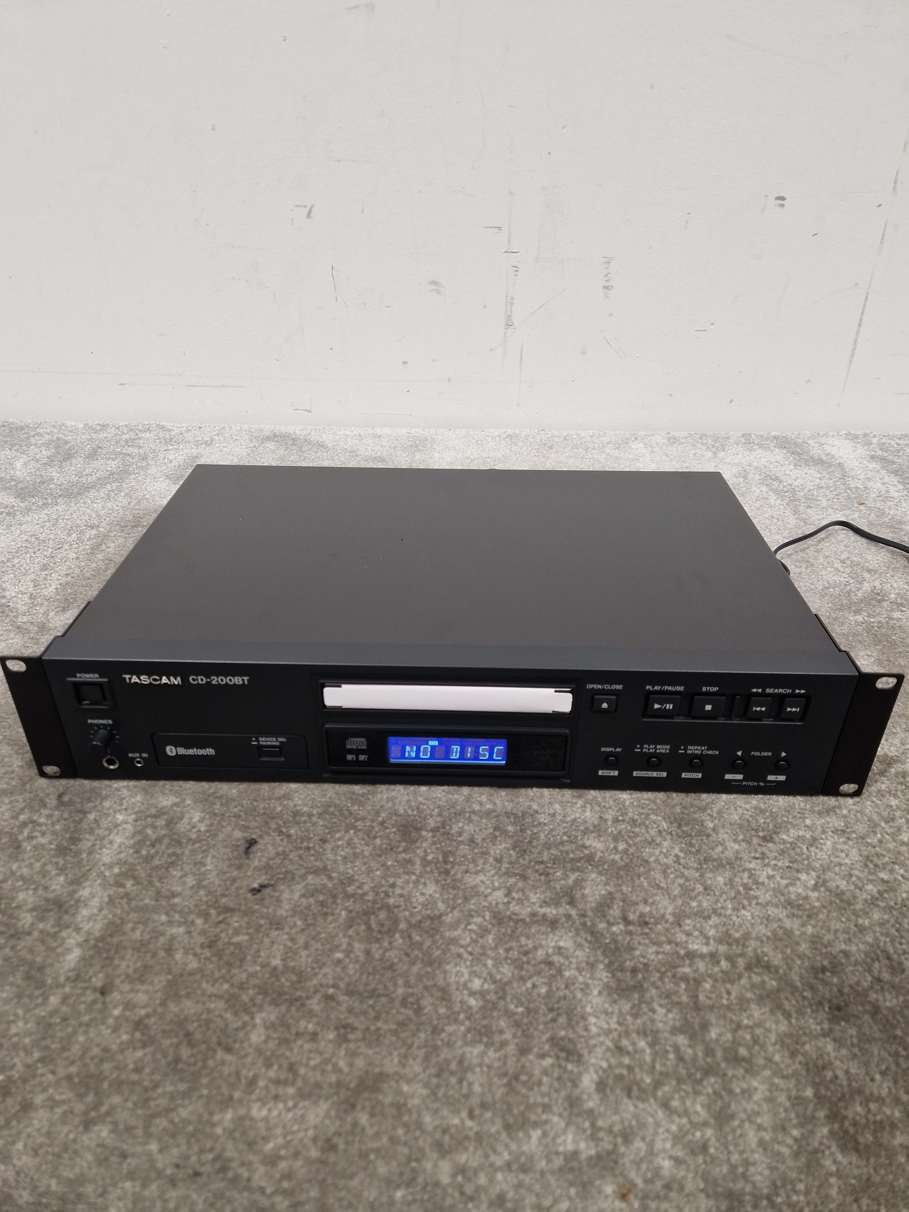 Tascam CD-200BT - Bluetooth CD Player - Excellent w/ Original Box & Power Supply - Image 4