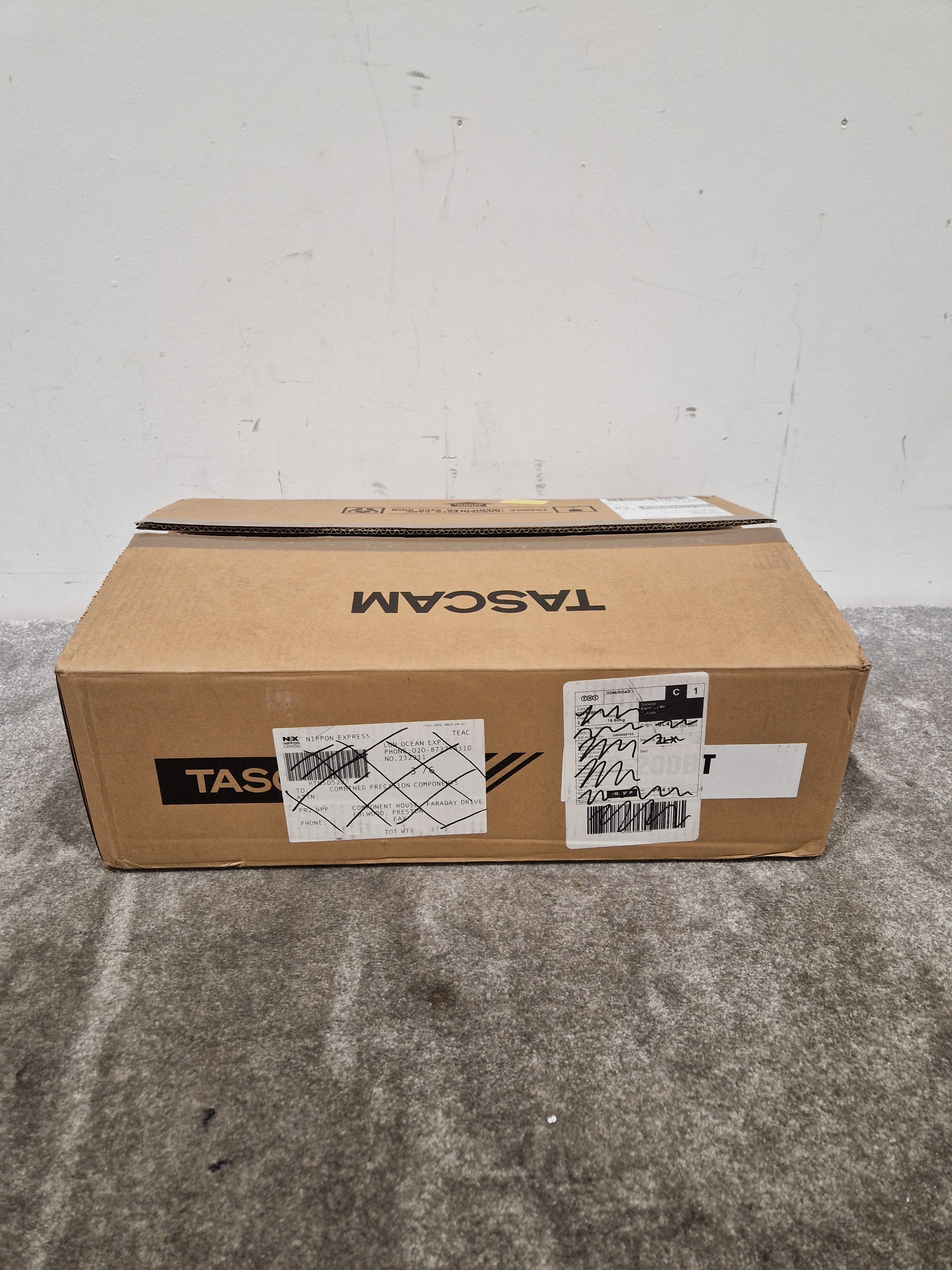 Tascam CD-200BT - Bluetooth CD Player - Excellent w/ Original Box & Power Supply - Image 5