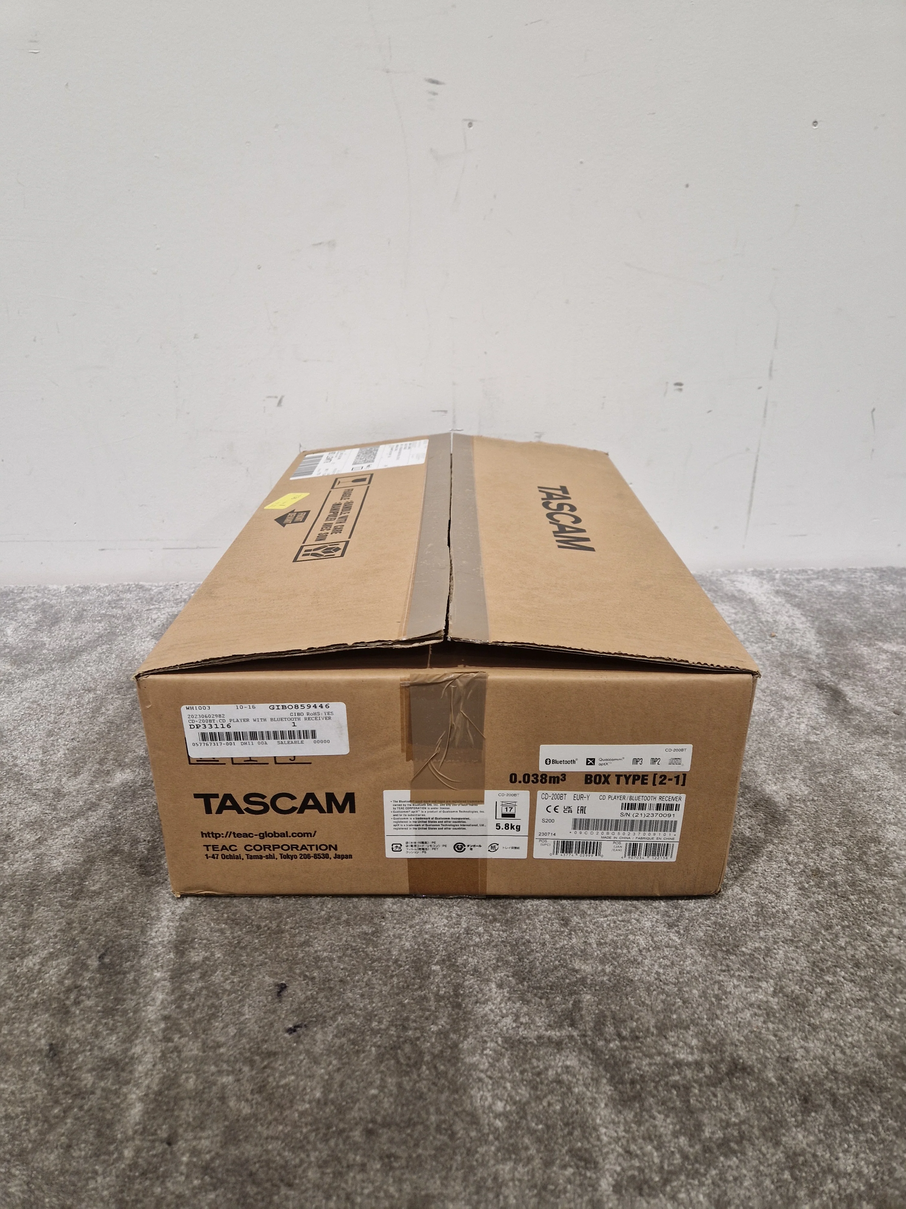 Tascam CD-200BT - Bluetooth CD Player - Excellent w/ Original Box & Power Supply - Image 6