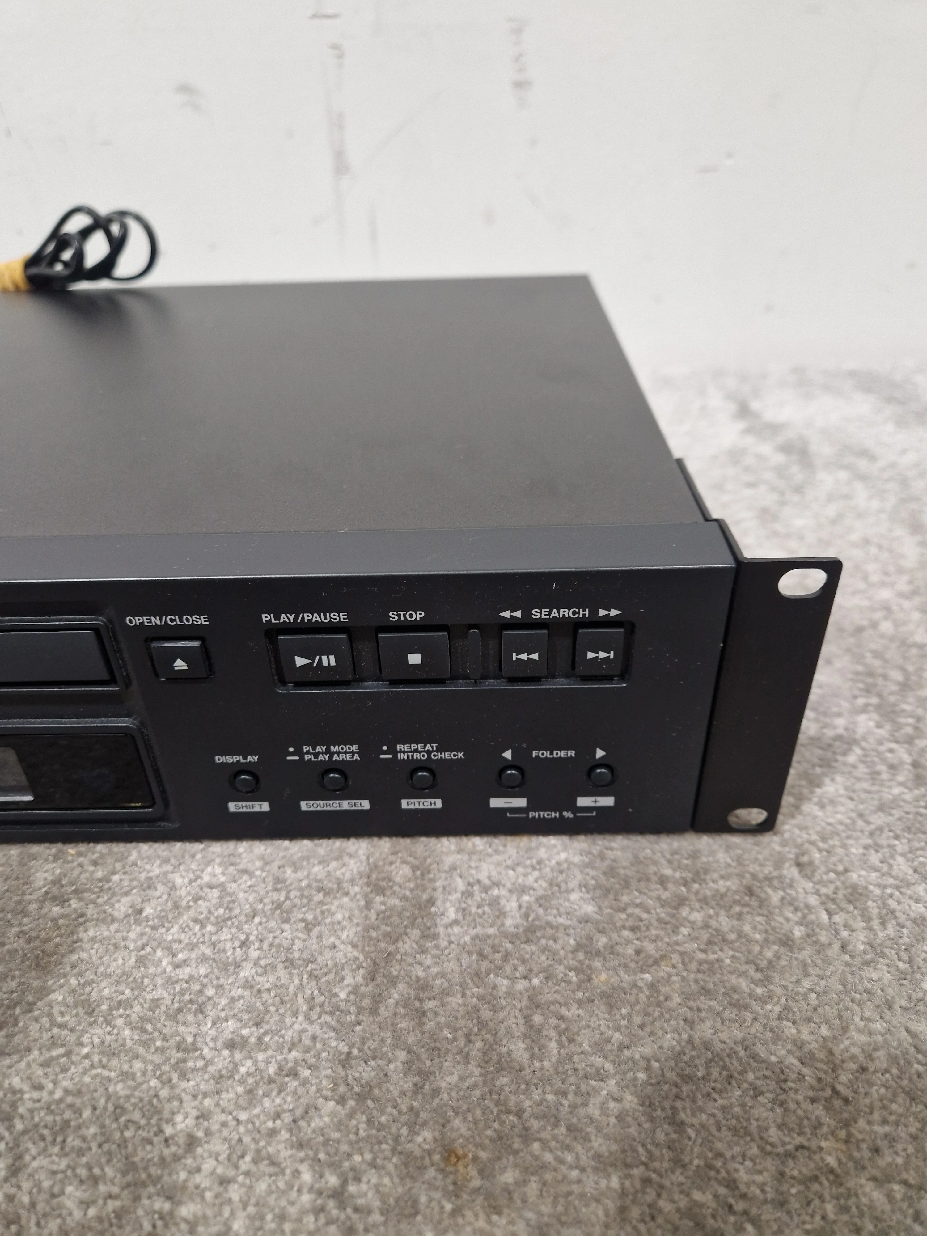 Tascam CD-200BT - Bluetooth CD Player - Excellent w/ Remote - Image 2