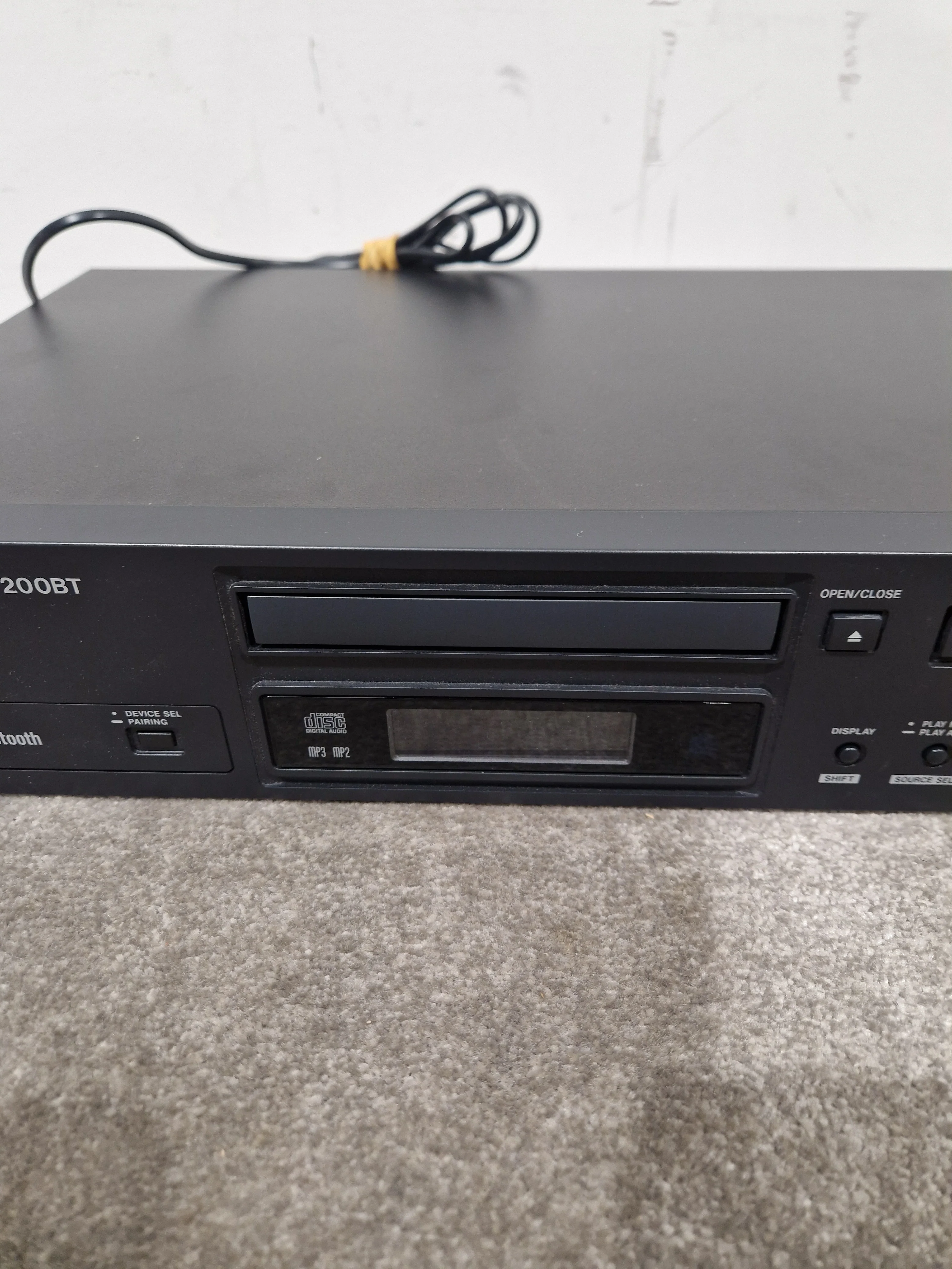 Tascam CD-200BT - Bluetooth CD Player - Excellent w/ Remote - Image 3