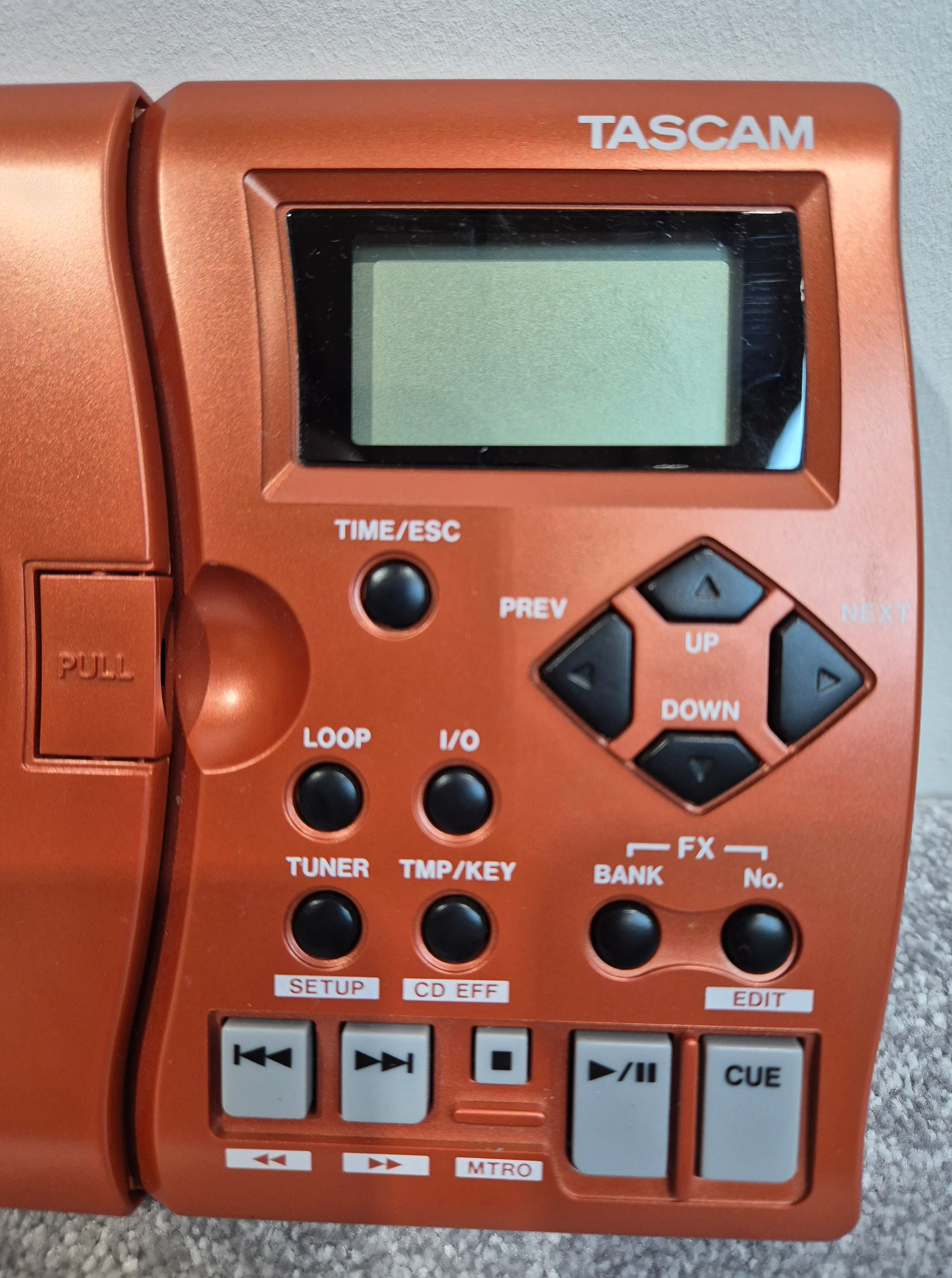 Tascam CD-GT1 MK II Portable CD Guitar Trainer + Tascam Case - Image 2