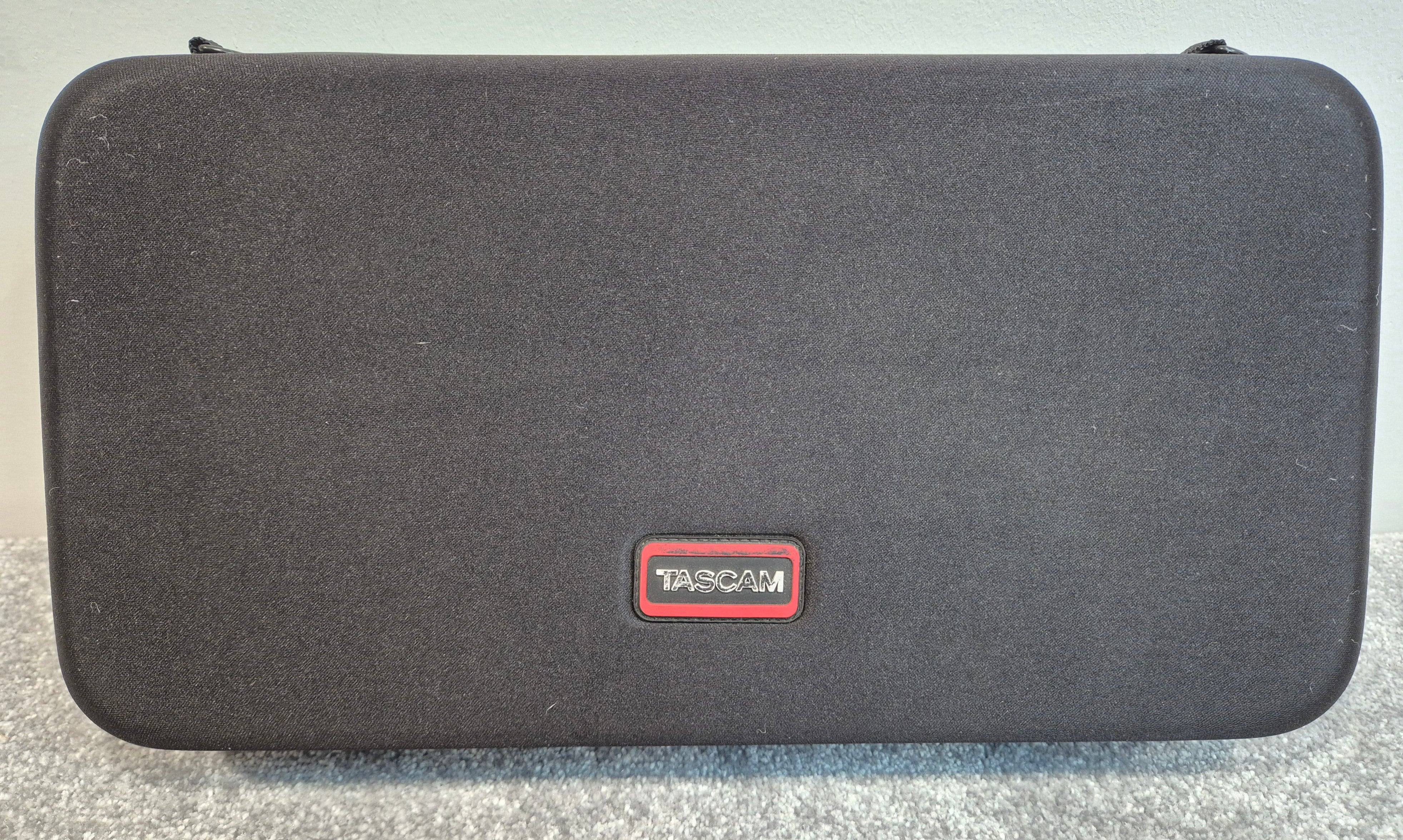 Tascam CD-GT1 MK II Portable CD Guitar Trainer + Tascam Case - Image 6