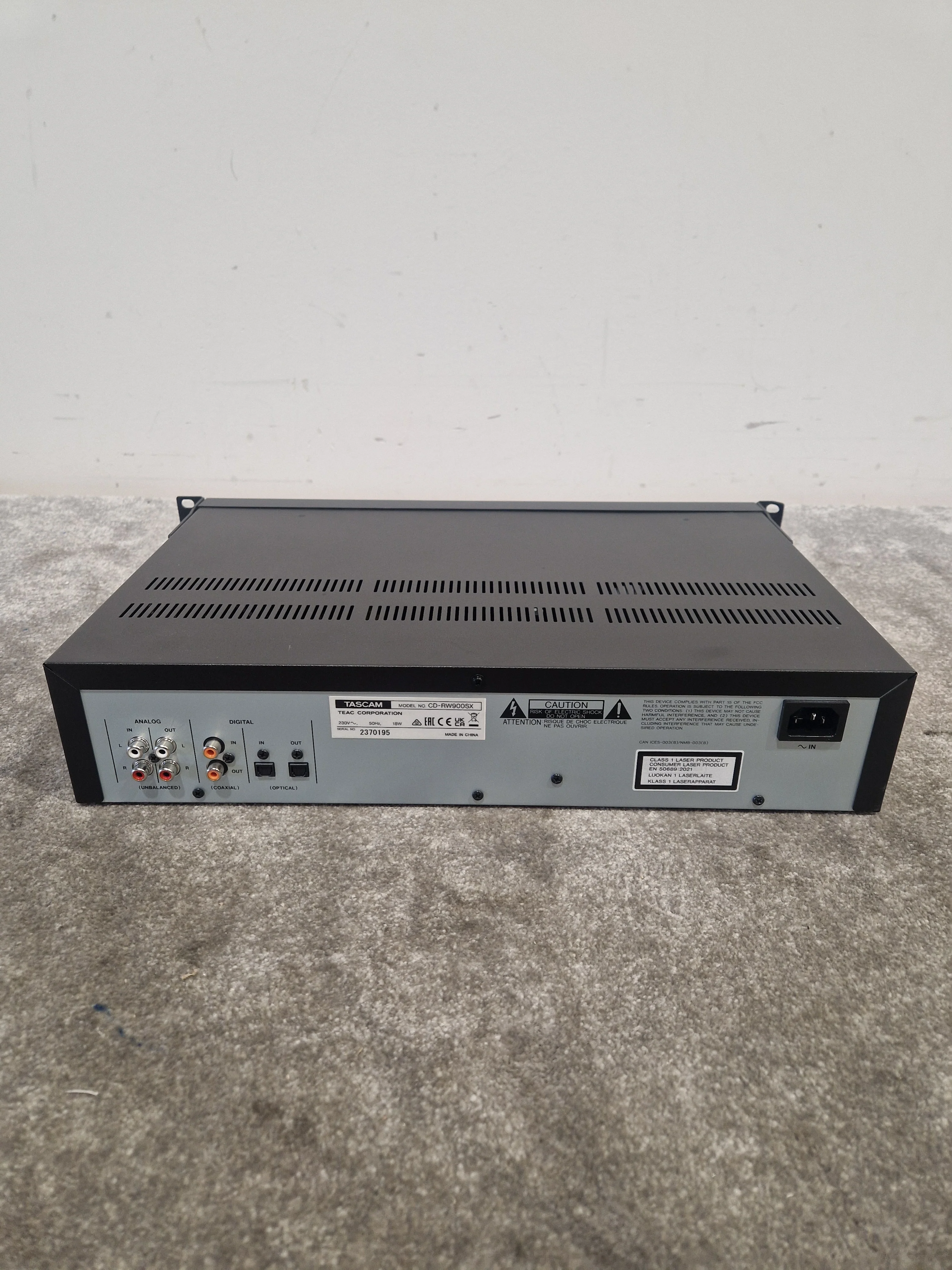 Tascam CDRW900SX - Professional CD Recorder - Excellent w/ Original Box & Power Supply - Image 17