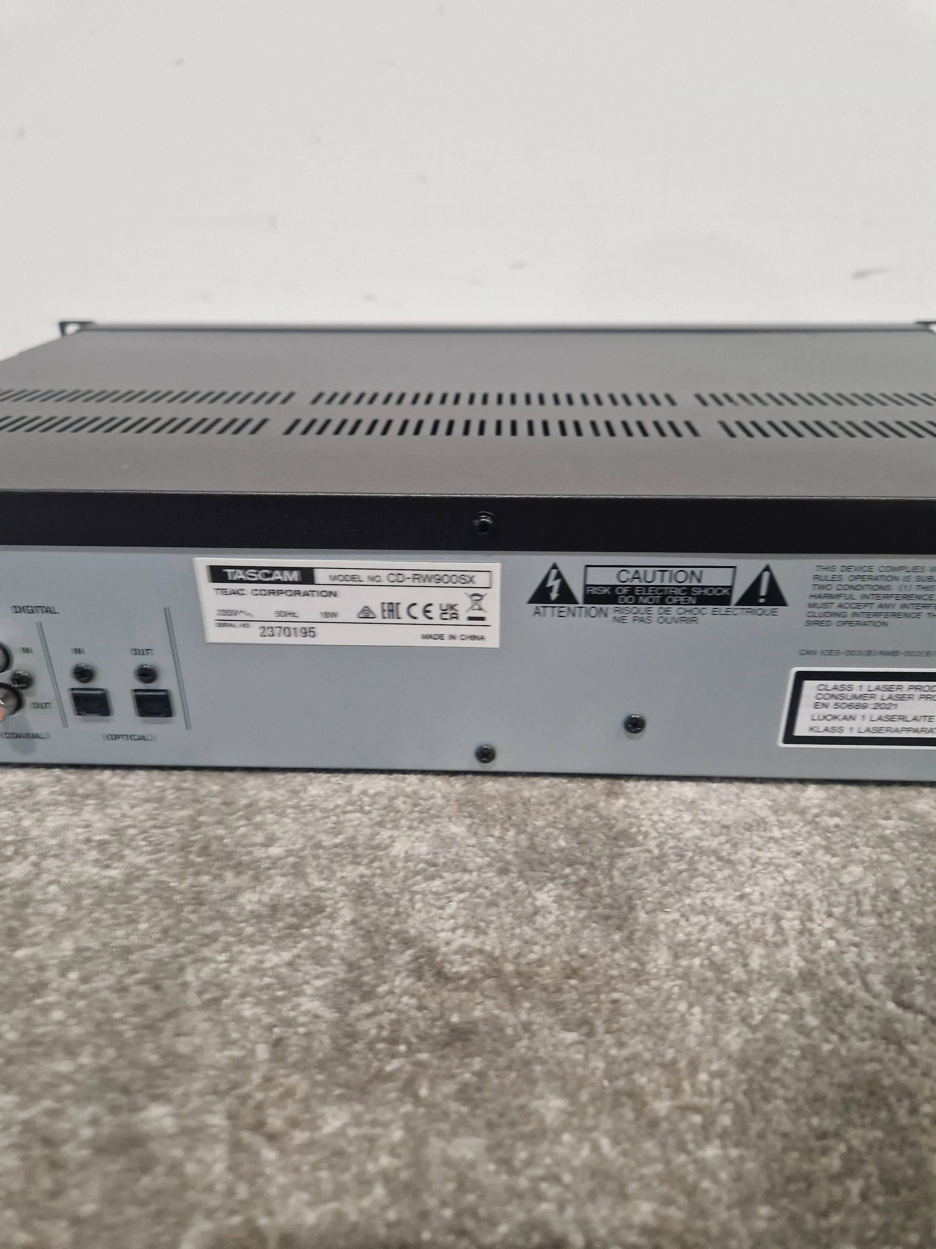 Tascam CDRW900SX - Professional CD Recorder - Excellent w/ Original Box & Power Supply - Image 3