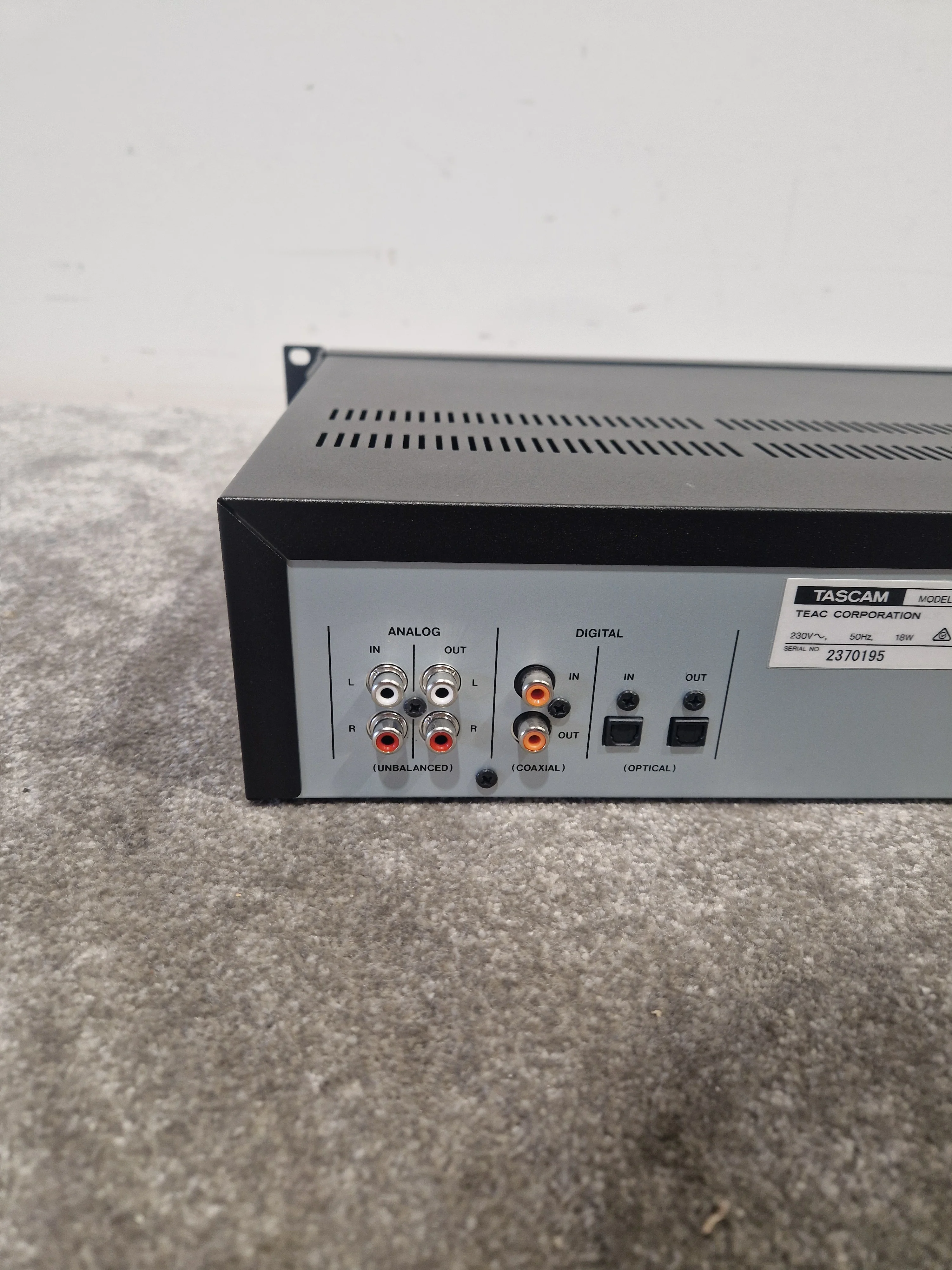 Tascam CDRW900SX - Professional CD Recorder - Excellent w/ Original Box & Power Supply - Image 4
