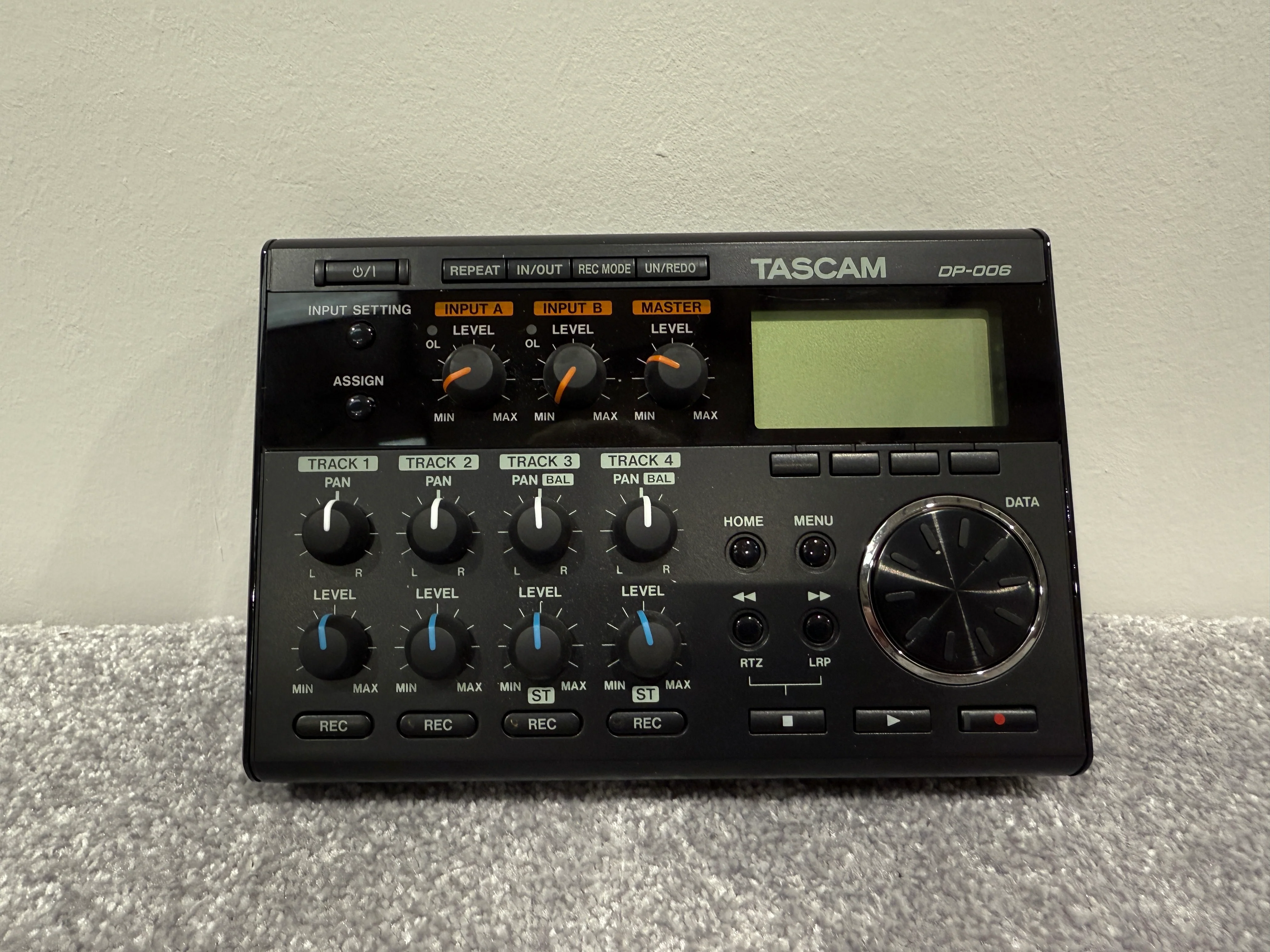 Tascam Digital Pocketstudio DP-006 (6-Track) with Power Supply - Image 4