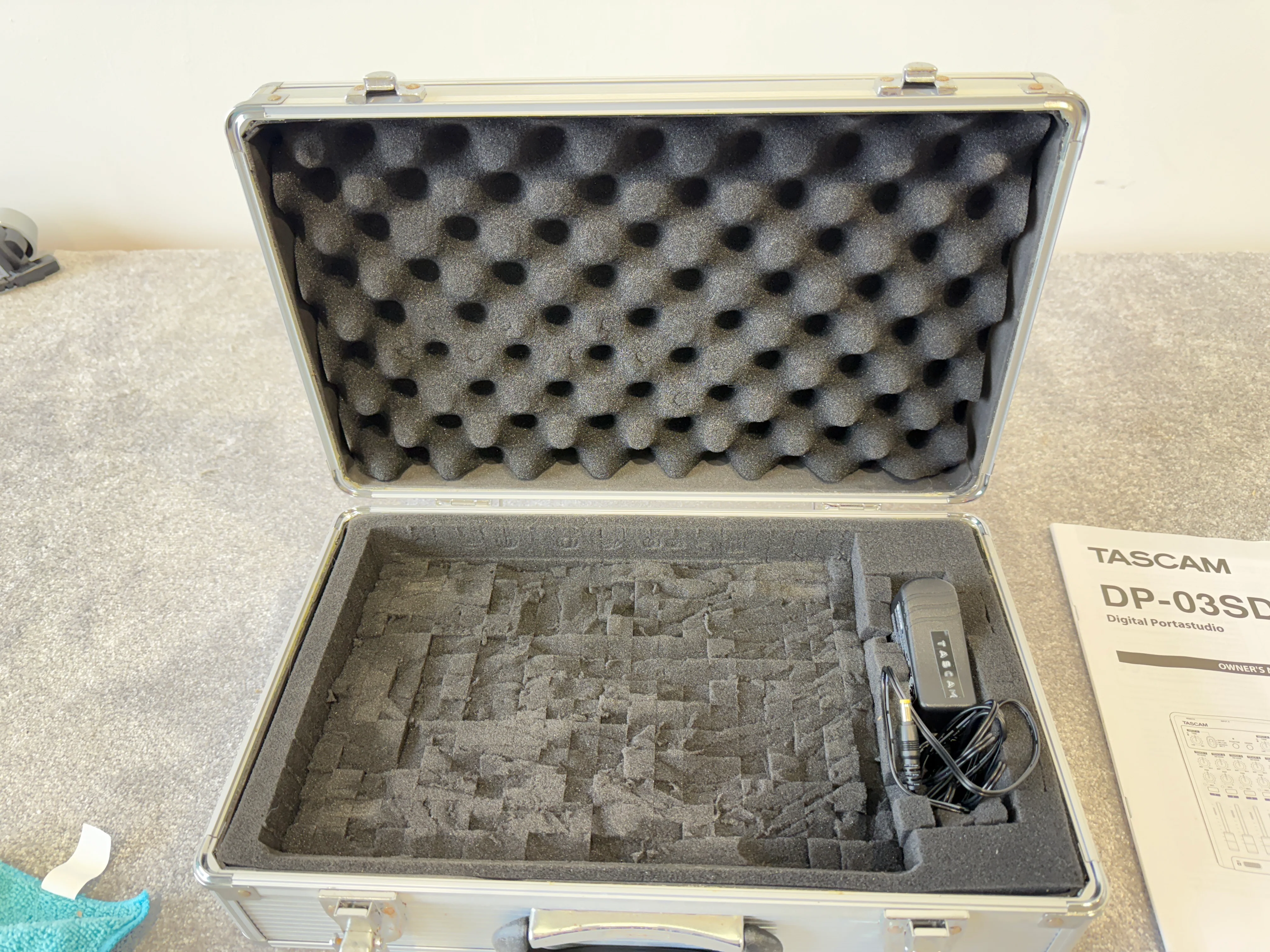 Tascam DP-03SD Digital Portastudio / Mixer / Music Maker with Flight Case - Image 16