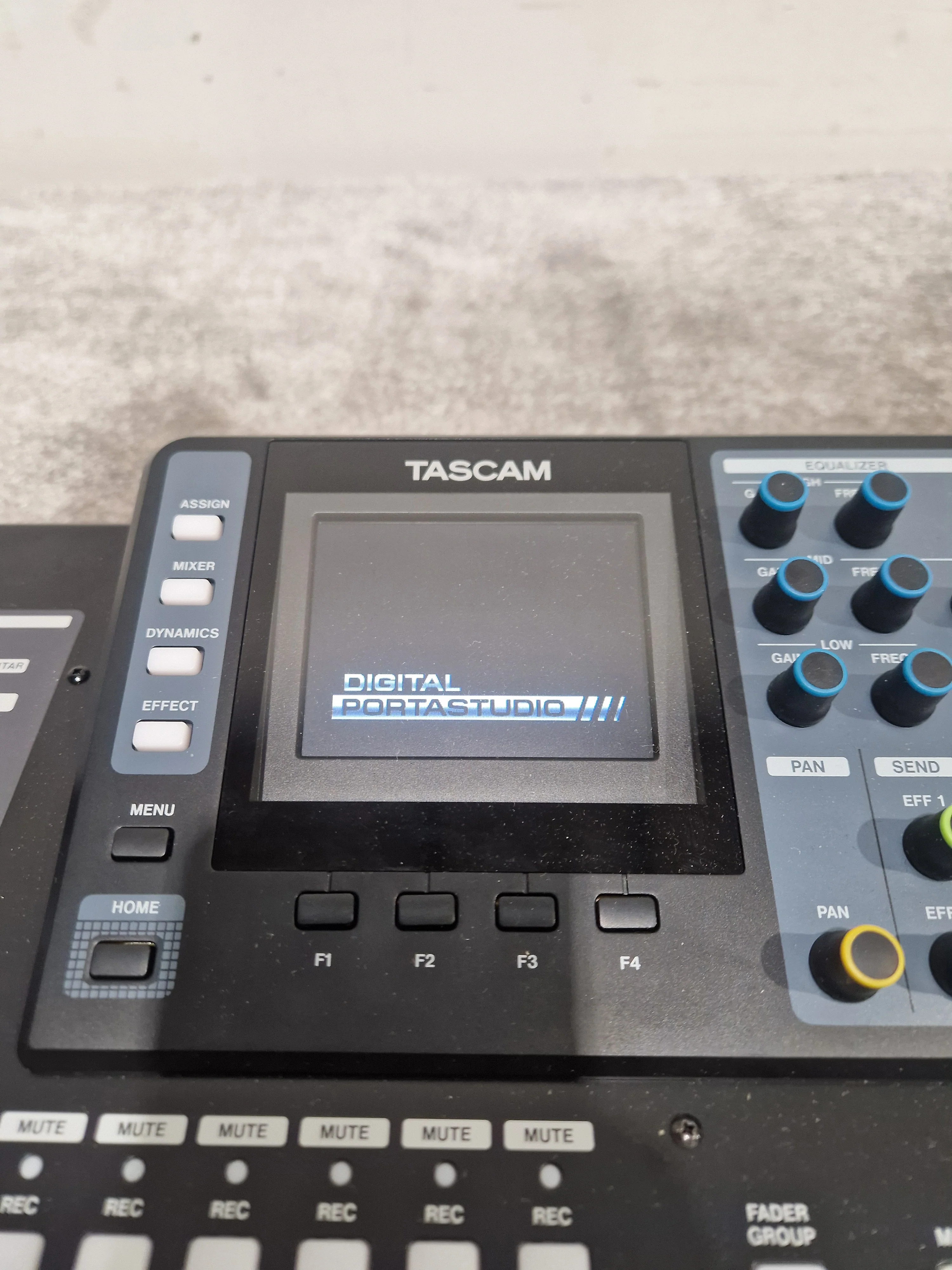Tascam DP-24SD - Digital Multitrack Recorder - Black - Excellent w/ Original Box - Image 11