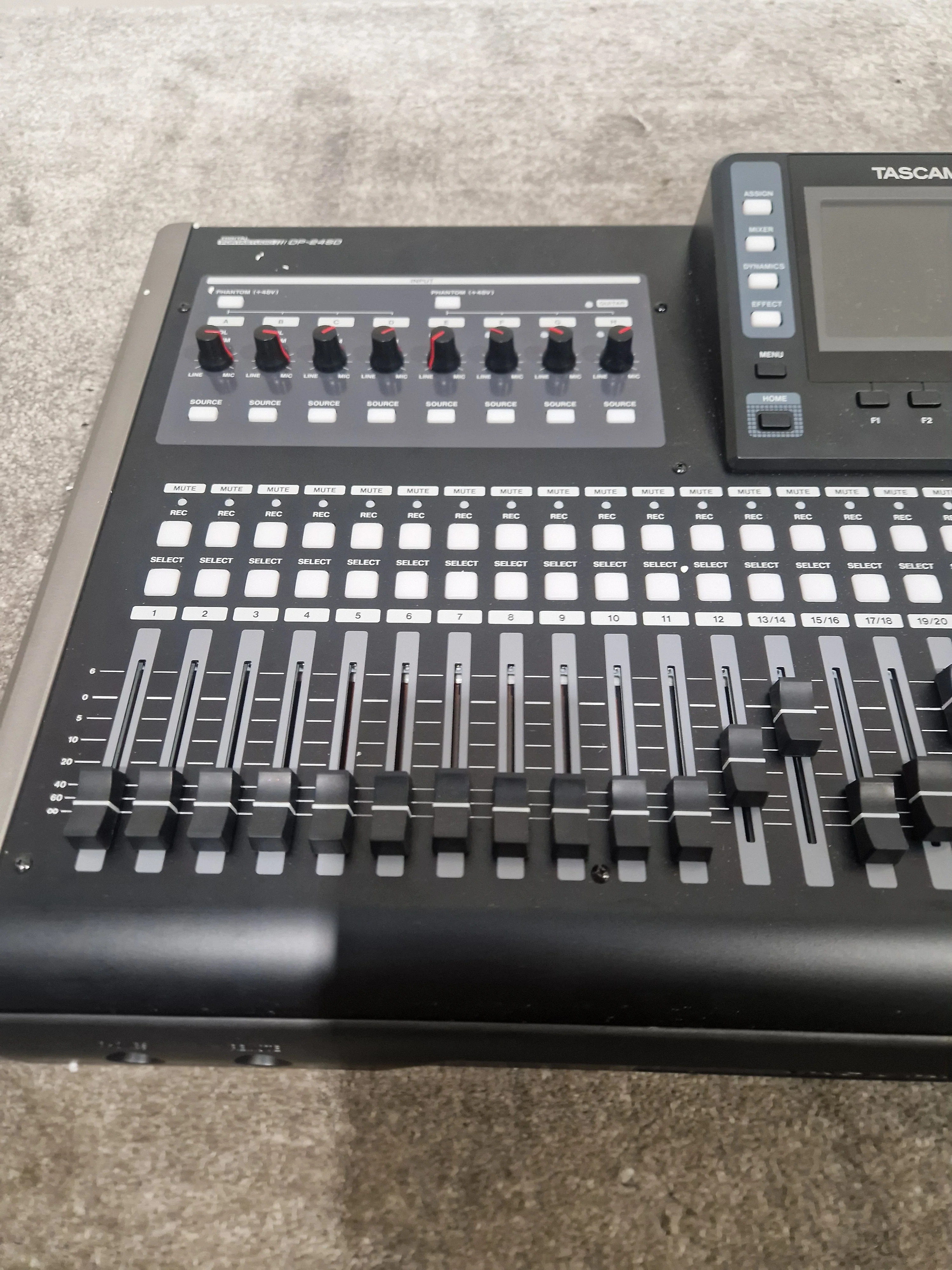 Tascam DP-24SD - Digital Multitrack Recorder - Black - Excellent w/ Original Box - Image 14