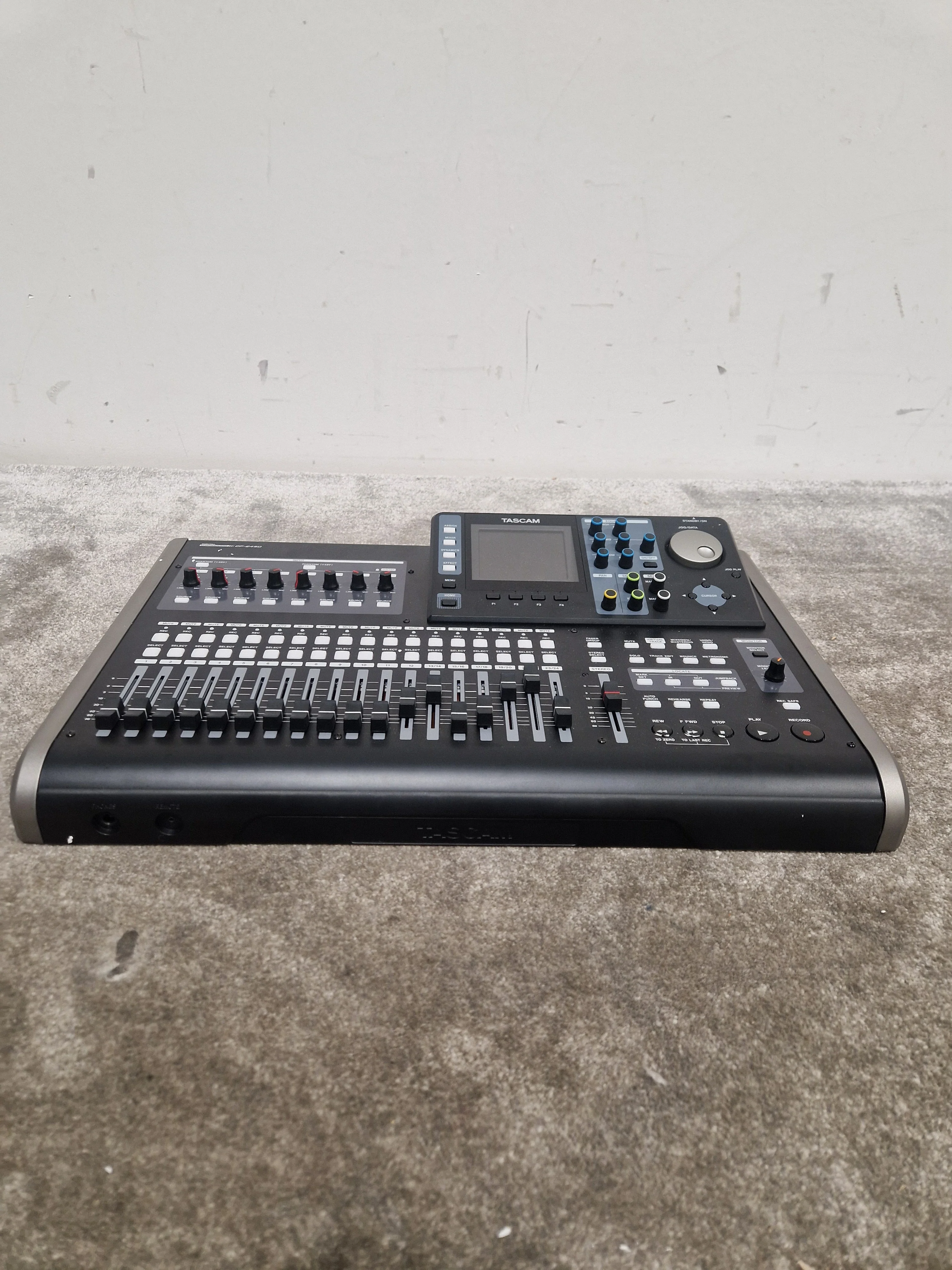 Tascam DP-24SD - Digital Multitrack Recorder - Black - Excellent w/ Original Box - Image 16