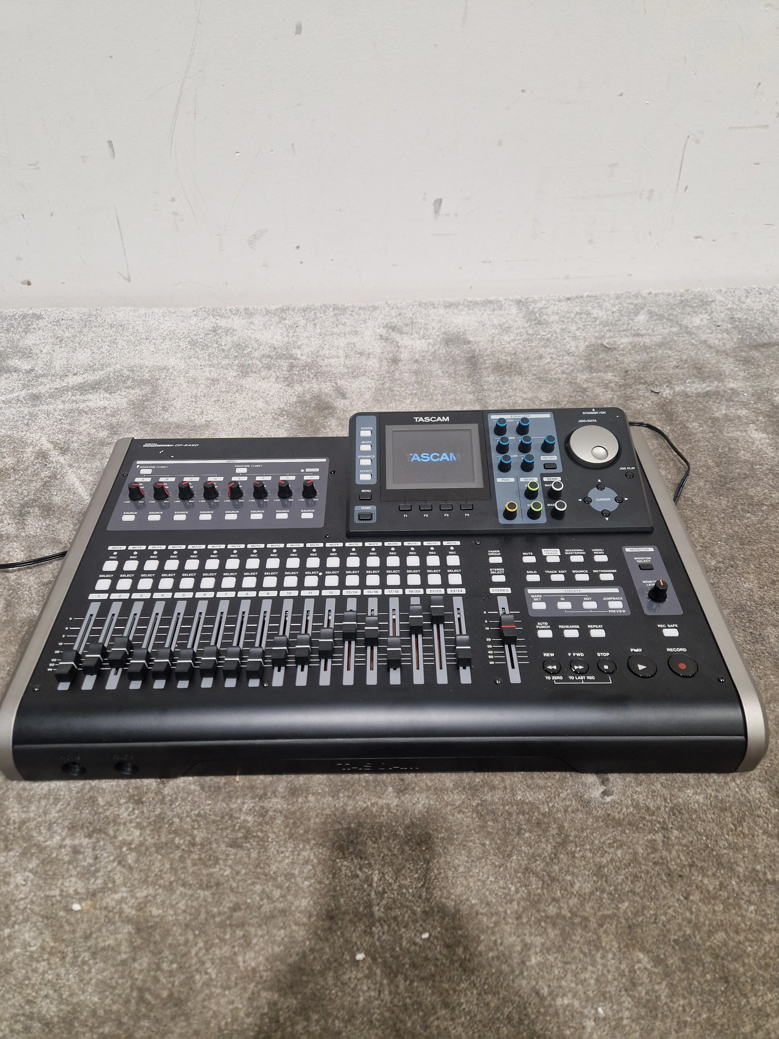 Tascam DP-24SD - Digital Multitrack Recorder - Black - Excellent w/ Original Box - Image 17