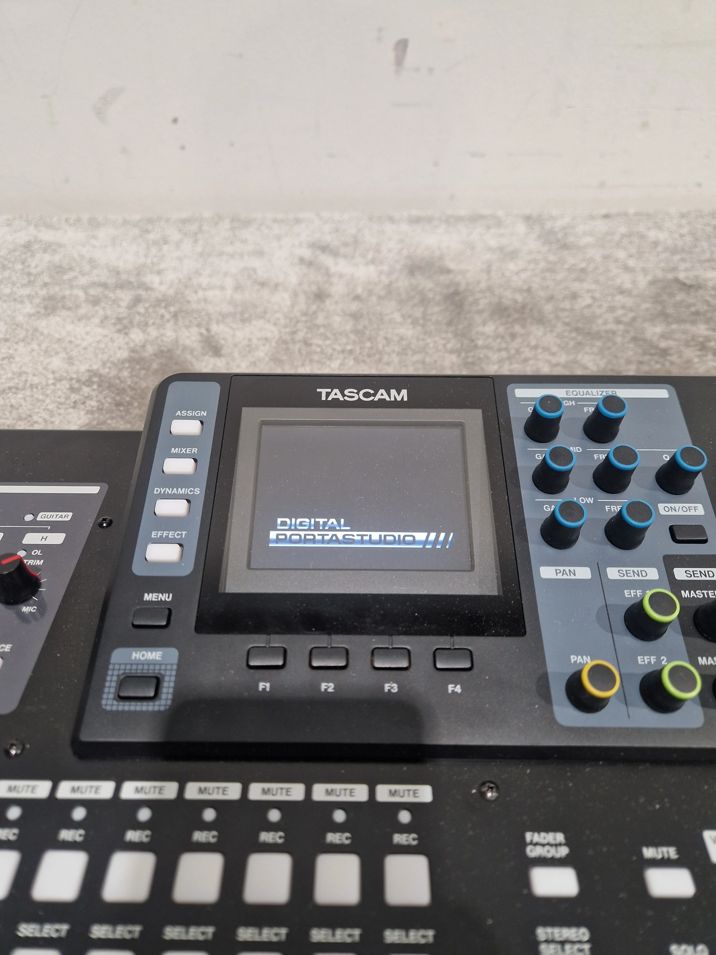 Tascam DP-24SD - Digital Multitrack Recorder - Black - Excellent w/ Original Box - Image 18