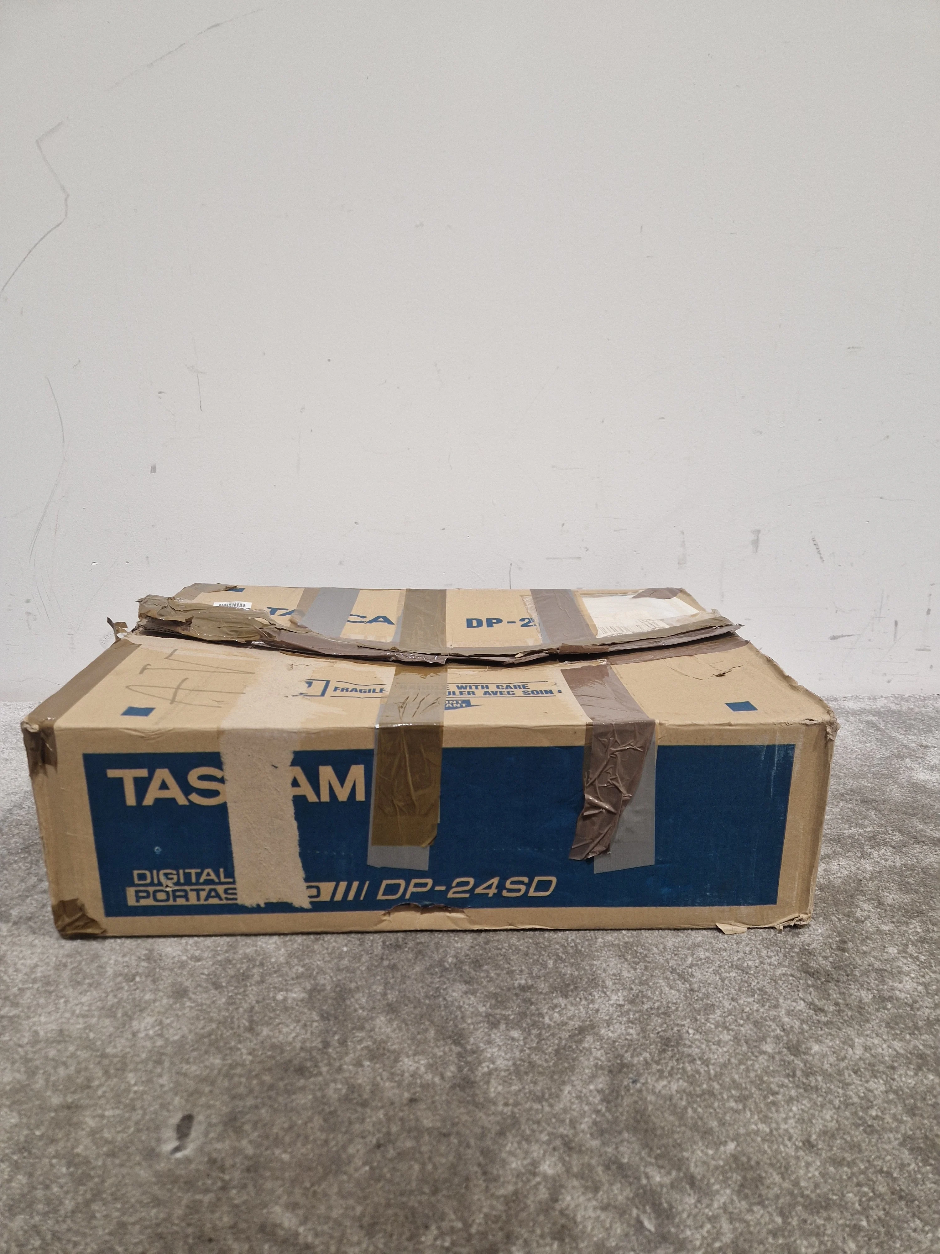 Tascam DP-24SD - Digital Multitrack Recorder - Black - Excellent w/ Original Box - Image 5