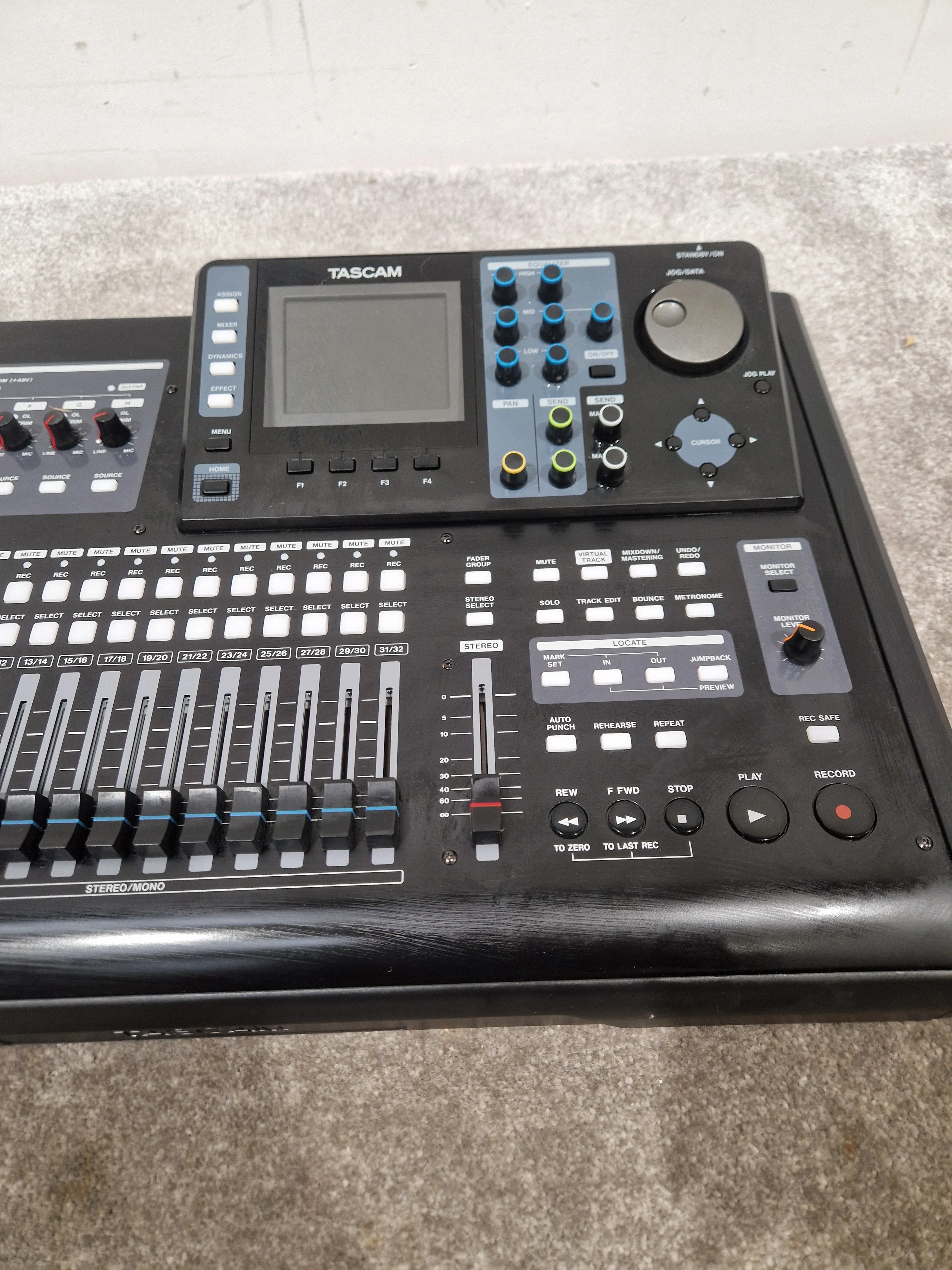 Tascam DP32SD - 32-Track Digital Portastudio - Excellent w/ Original Box - Image 12