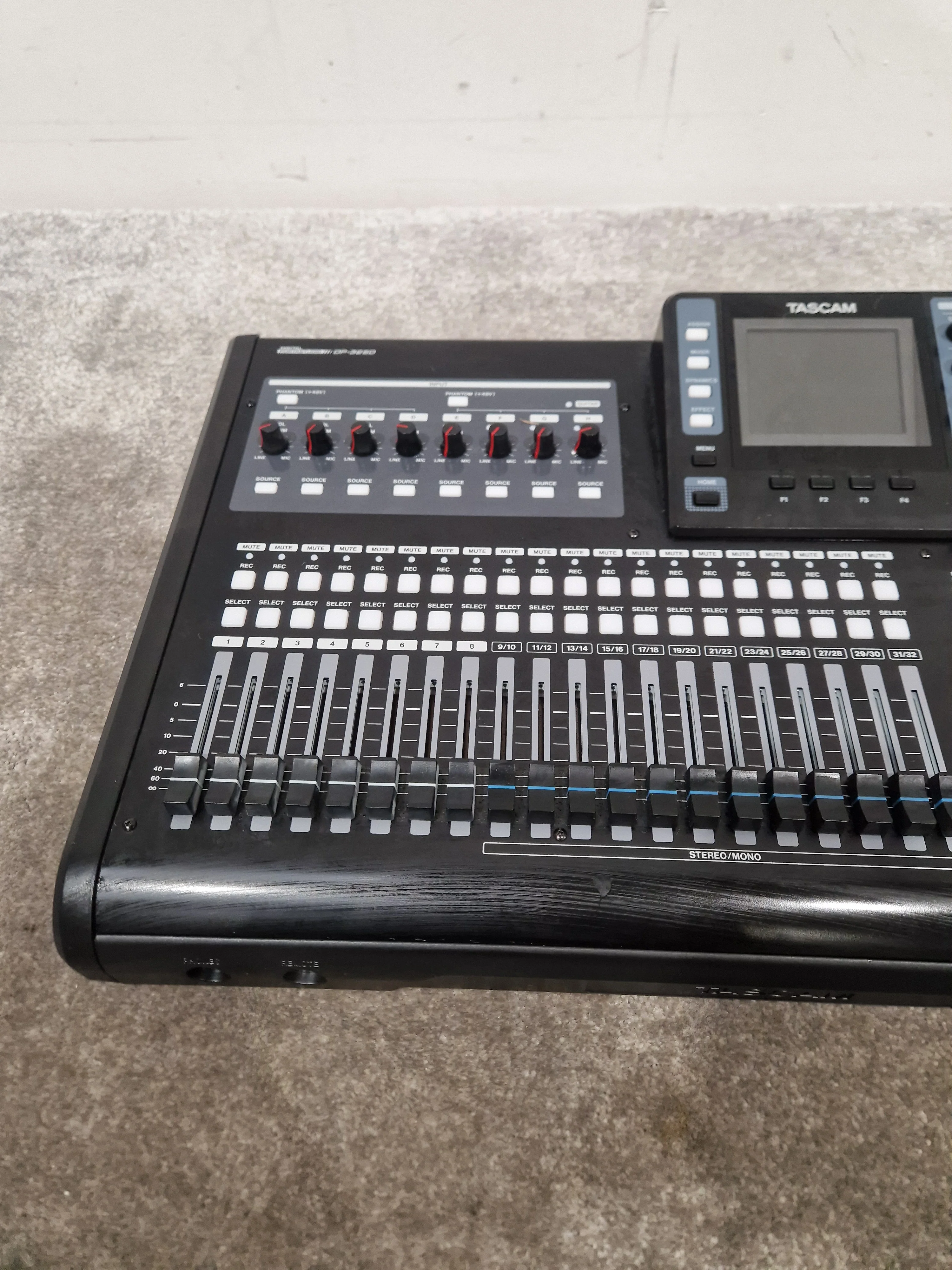 Tascam DP32SD - 32-Track Digital Portastudio - Excellent w/ Original Box - Image 13