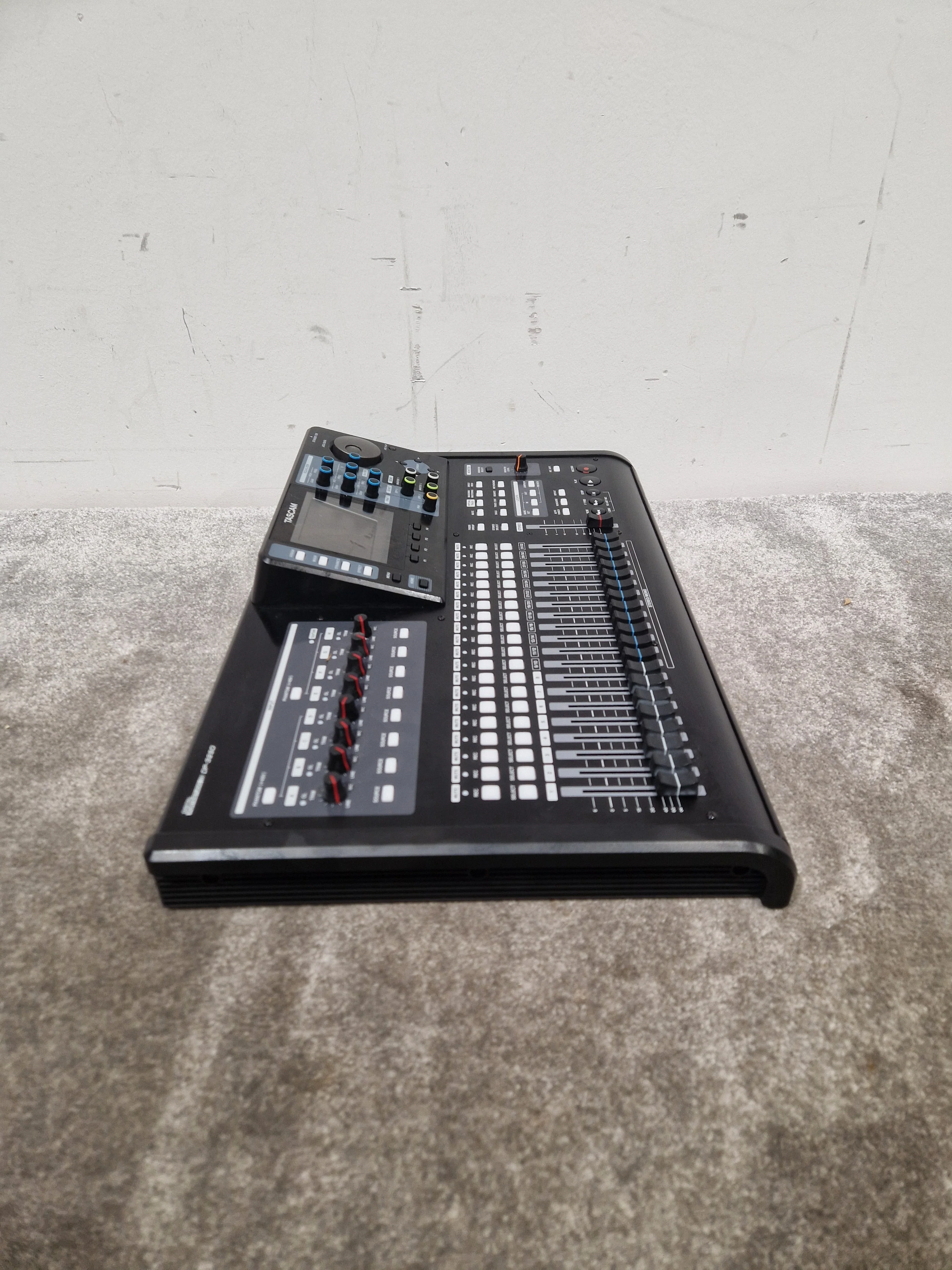 Tascam DP32SD - 32-Track Digital Portastudio - Excellent w/ Original Box - Image 14