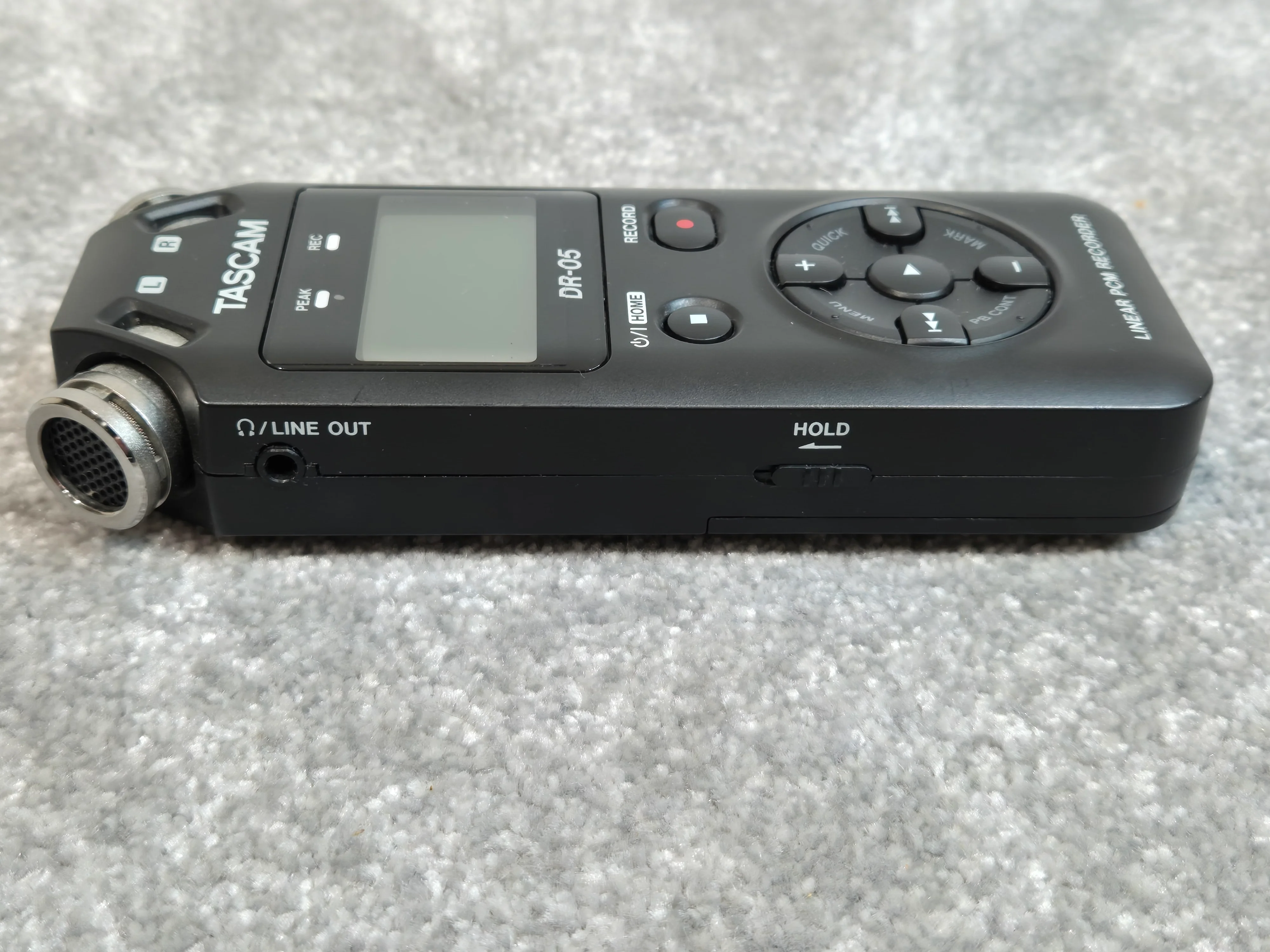 Tascam DR-05 - Digital Voice Recorder With 4Gb SD card - Image 3