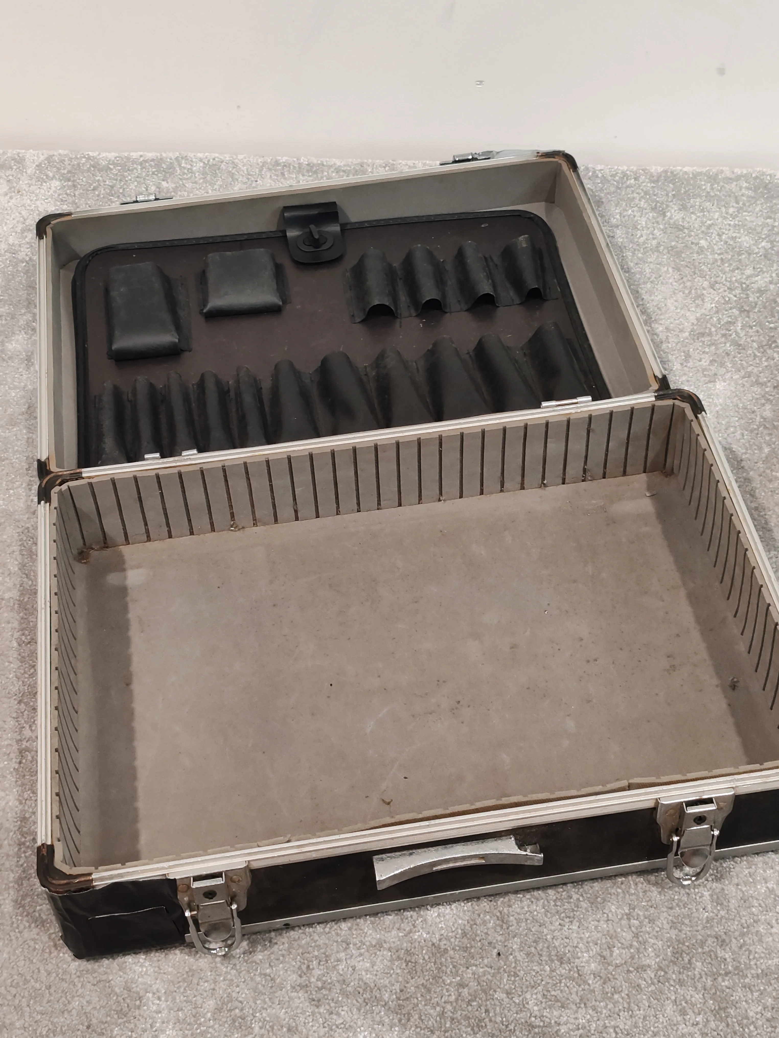 Tascam Porta Two Ministudio Requires Repair w/ Manuals and Flight Case - Image 12