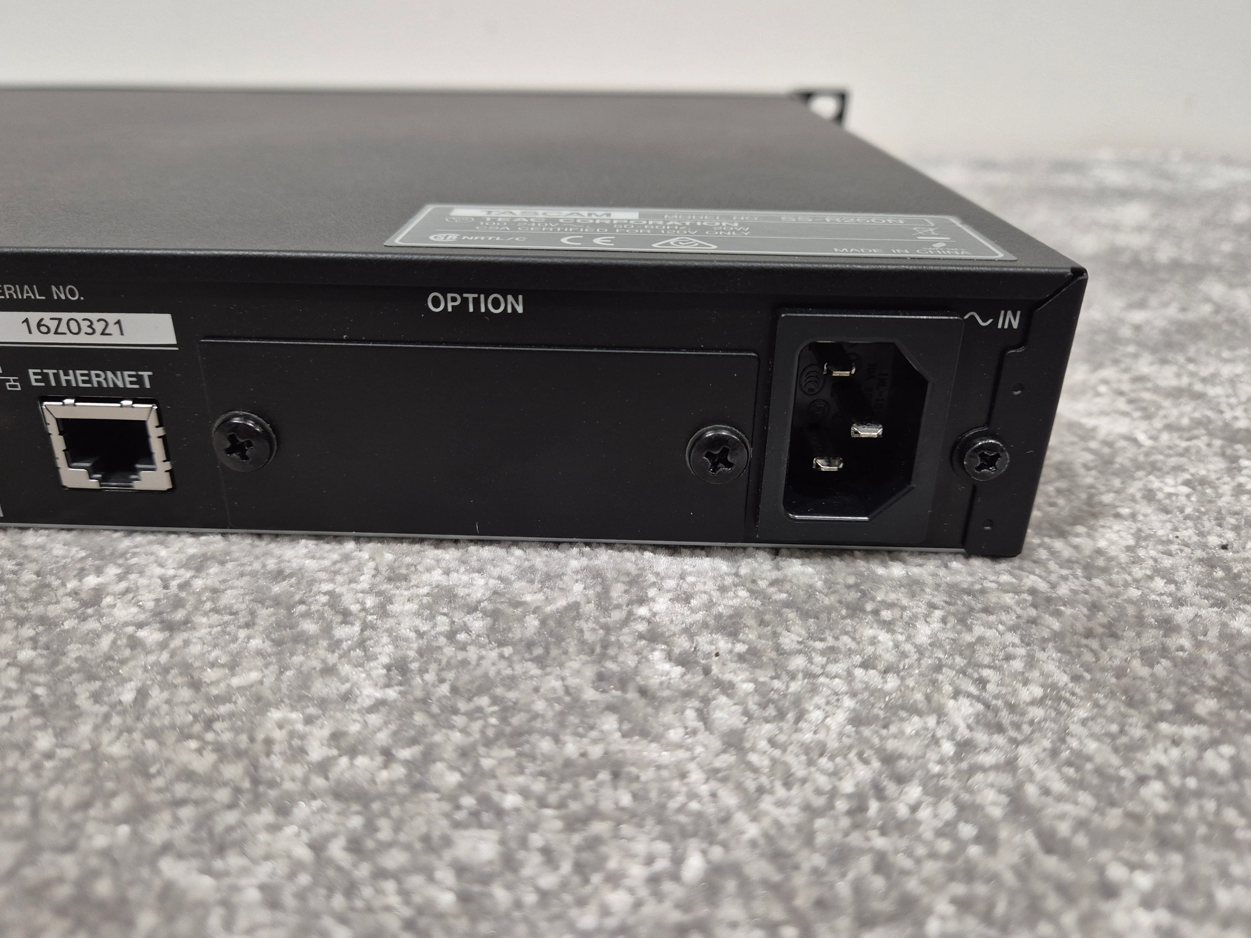 Tascam SS-R250N - Networkable Solid-State Recorder/Player w/ Original Box - Image 10