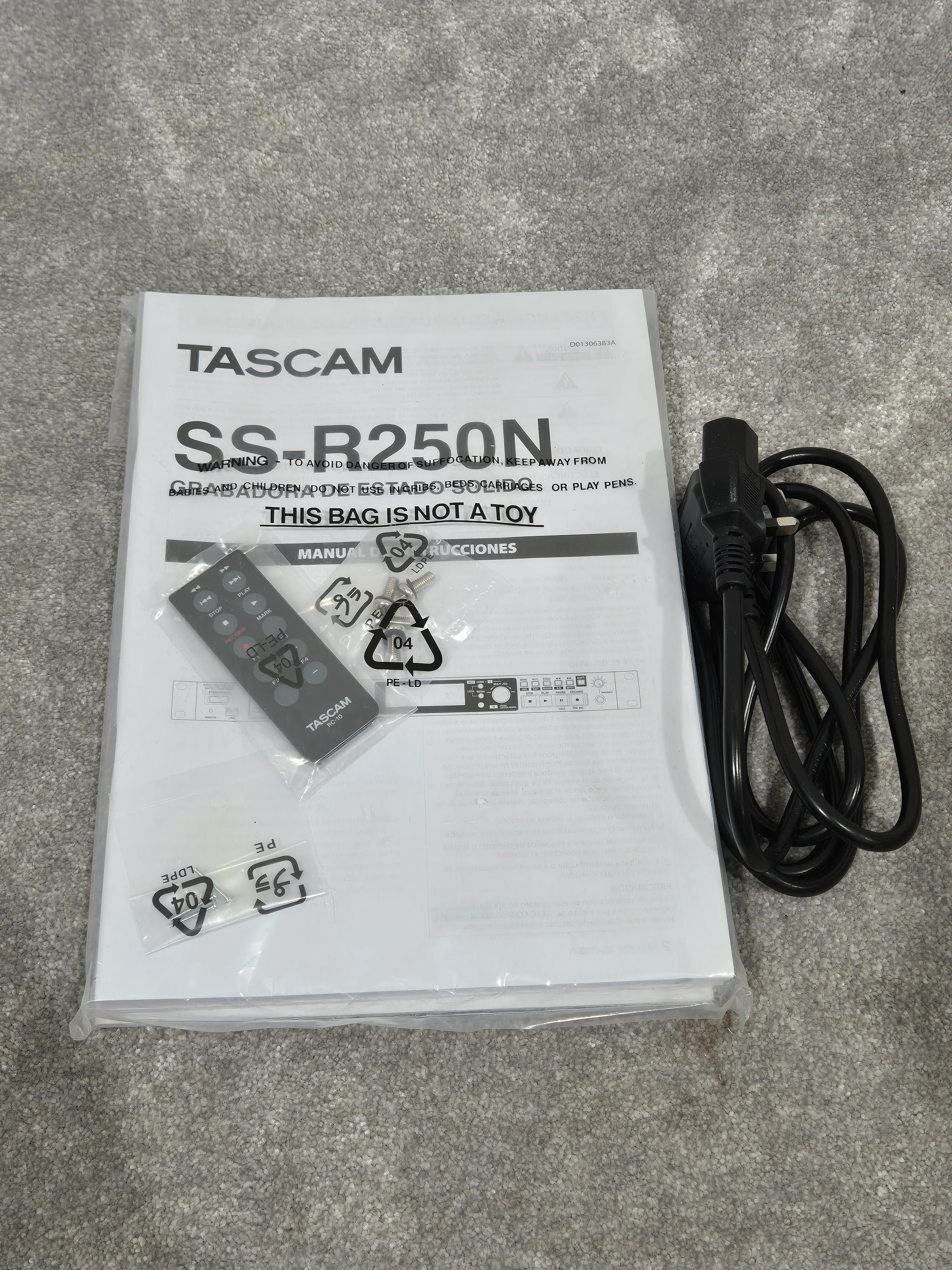 Tascam SS-R250N - Networkable Solid-State Recorder/Player w/ Original Box - Image 17