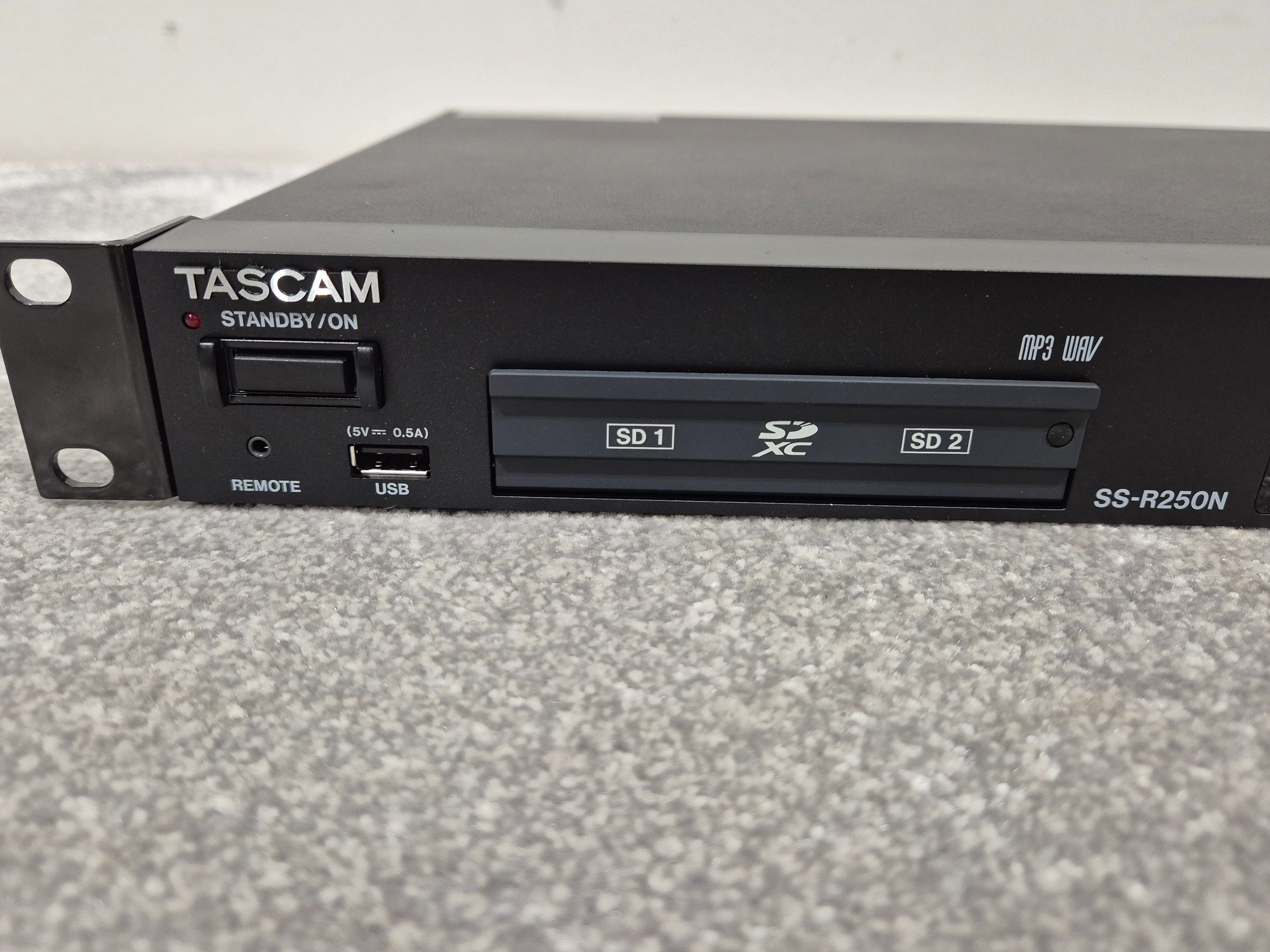 Tascam SS-R250N - Networkable Solid-State Recorder/Player w/ Original Box - Image 4