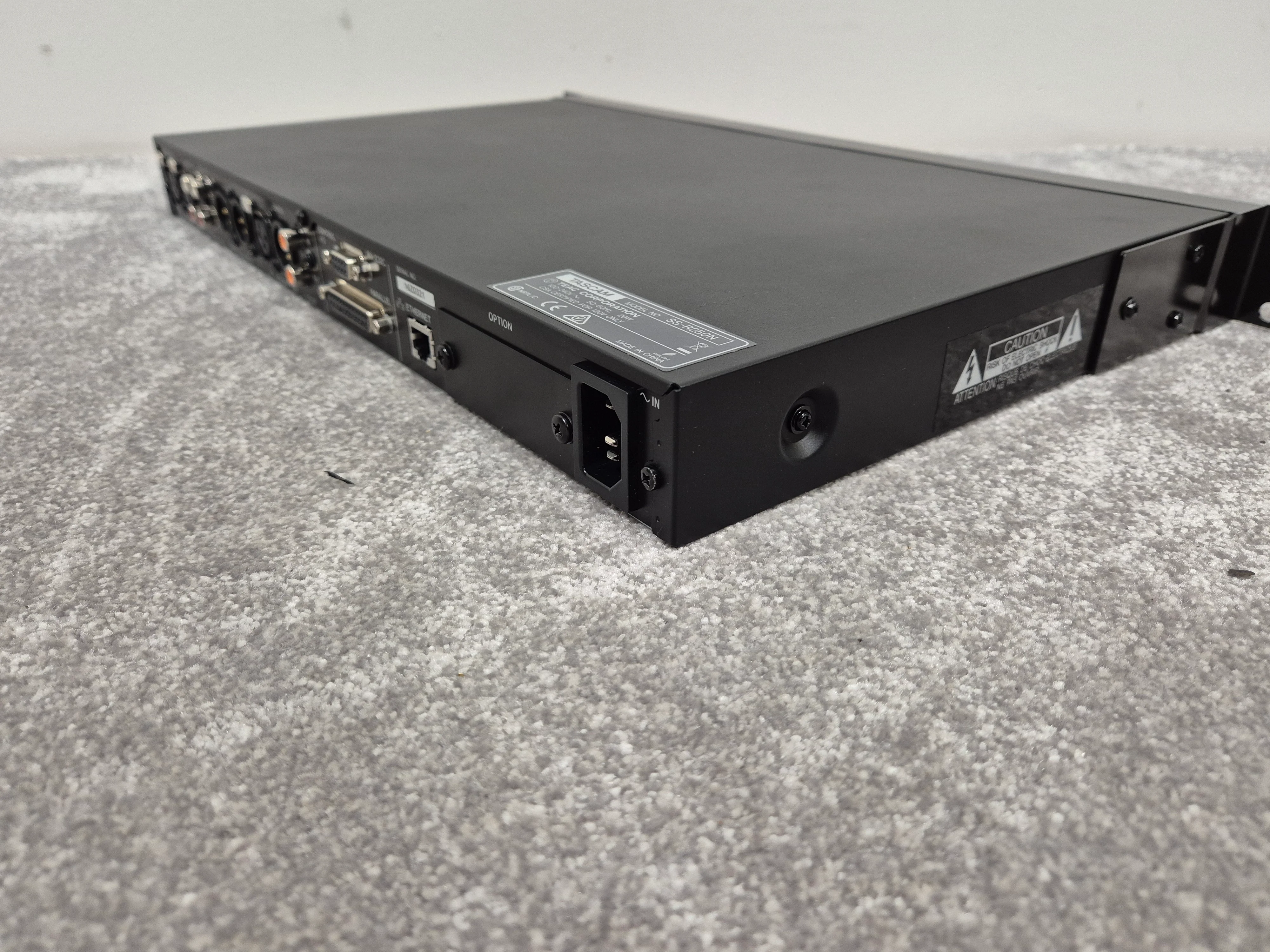Tascam SS-R250N - Networkable Solid-State Recorder/Player w/ Original Box - Image 6
