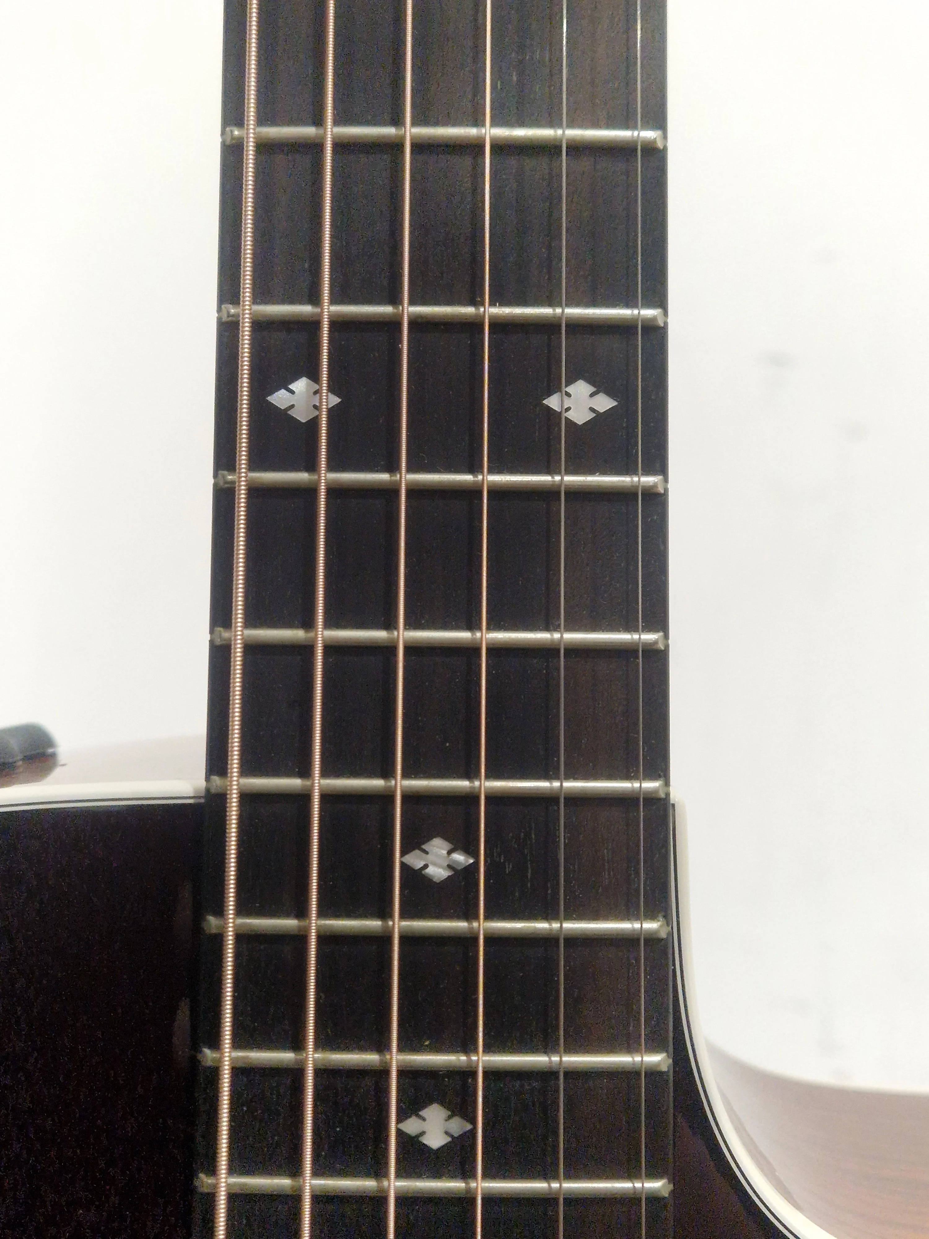 Taylor 214CE-SB-DLX Electro-Acoustic Guitar - Sunburst Finish - Excellent w/ Hard Case & Strap - Image 9