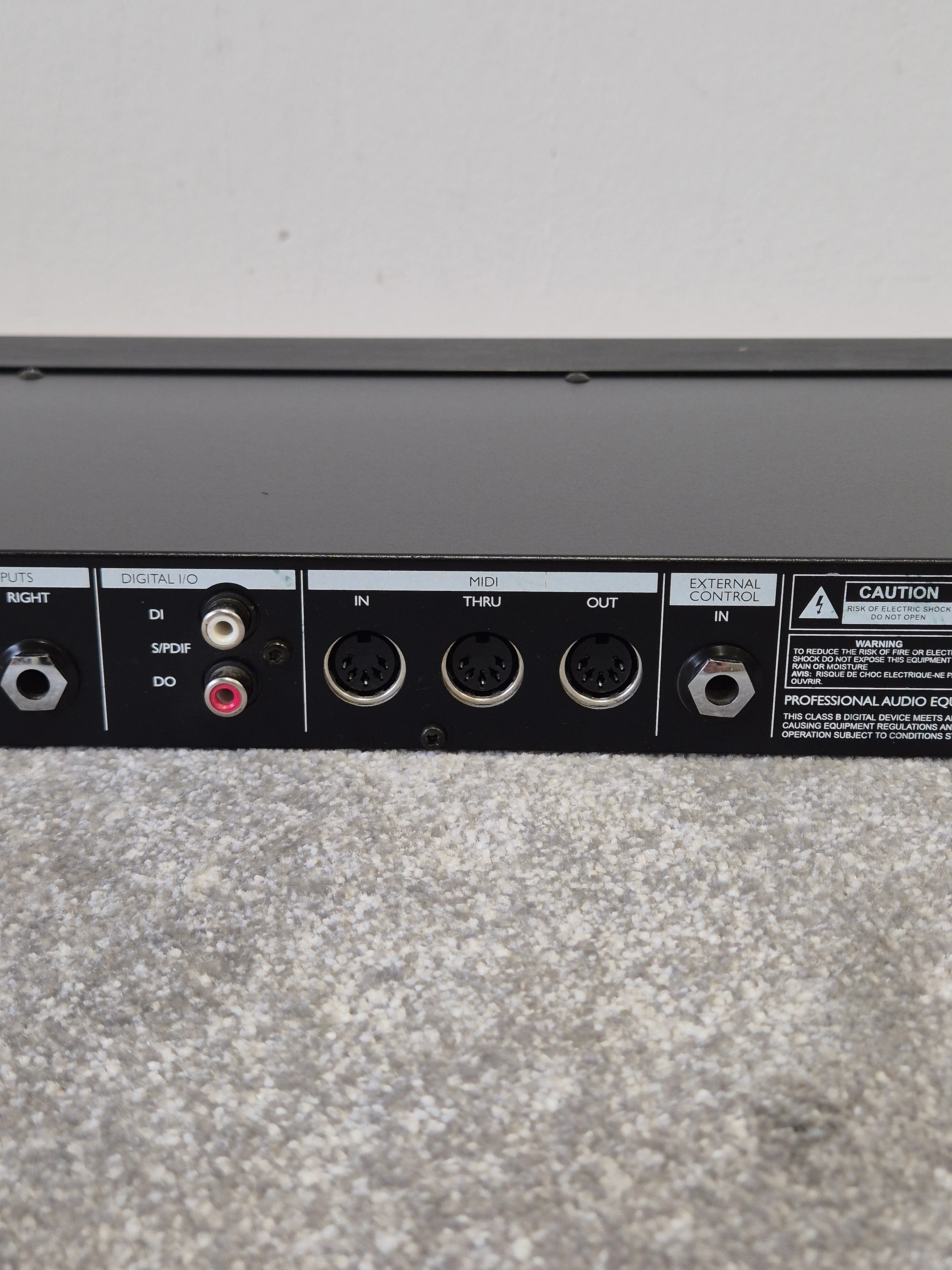 TC Electronic D-Two - Multi-Effects Processor, Digital Delay - Very Good w/ Original Box & Power Supply & Manuals - Image 10