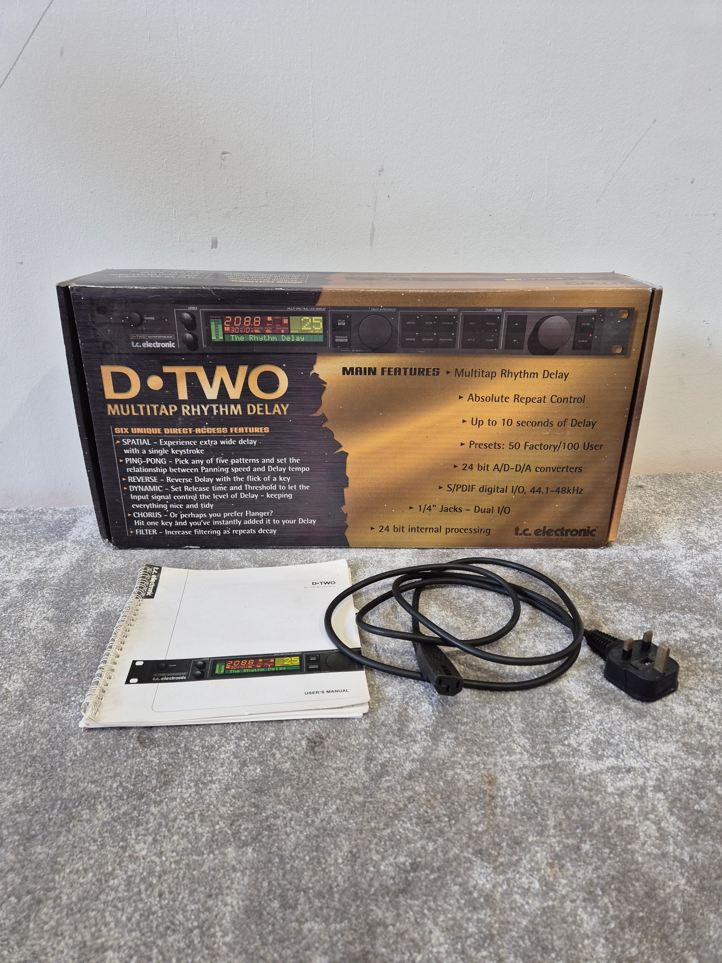 TC Electronic D-Two - Multi-Effects Processor, Digital Delay - Very Good w/ Original Box & Power Supply & Manuals - Image 14