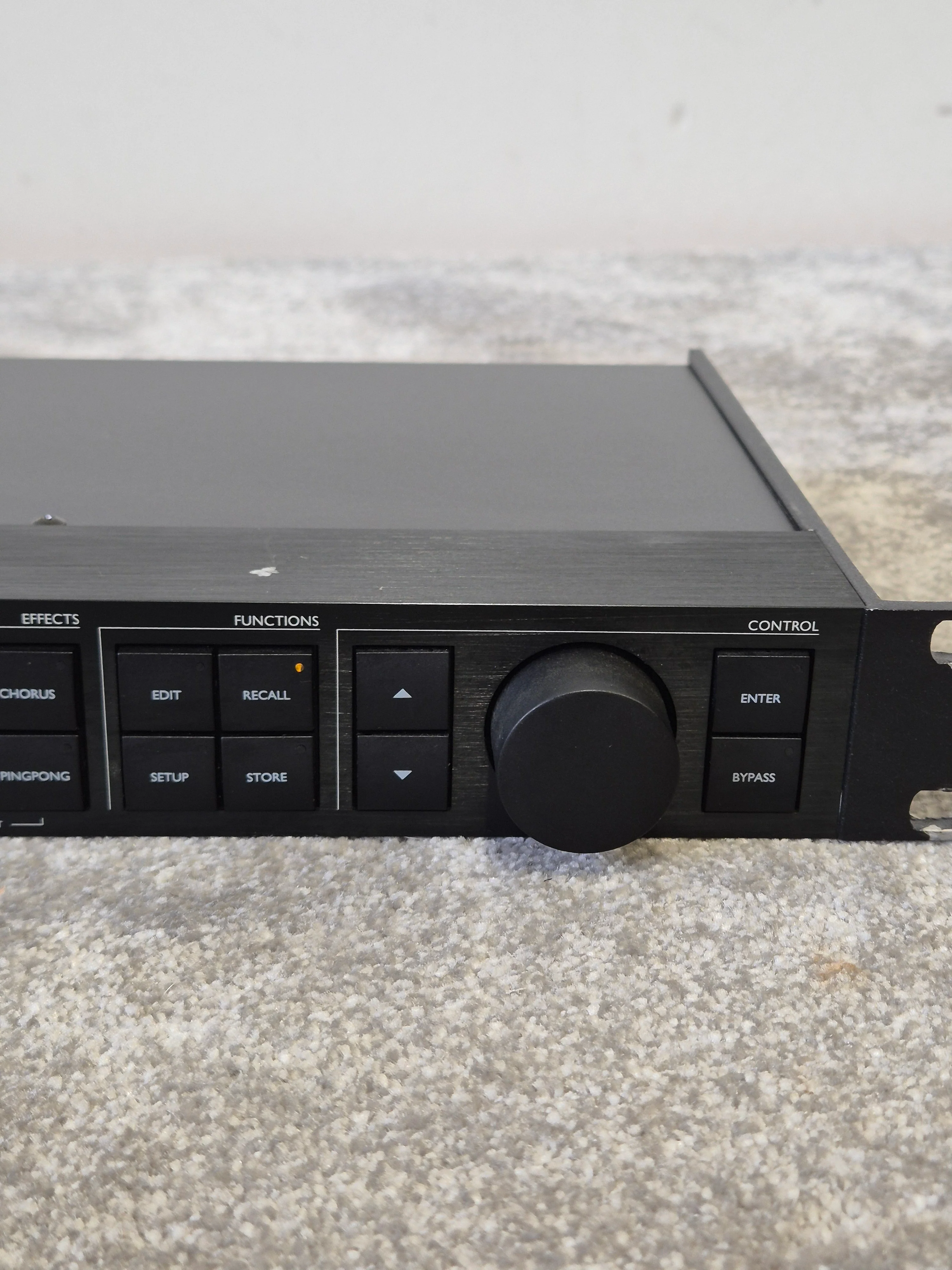 TC Electronic D-Two - Multi-Effects Processor, Digital Delay - Very Good w/ Original Box & Power Supply & Manuals - Image 4