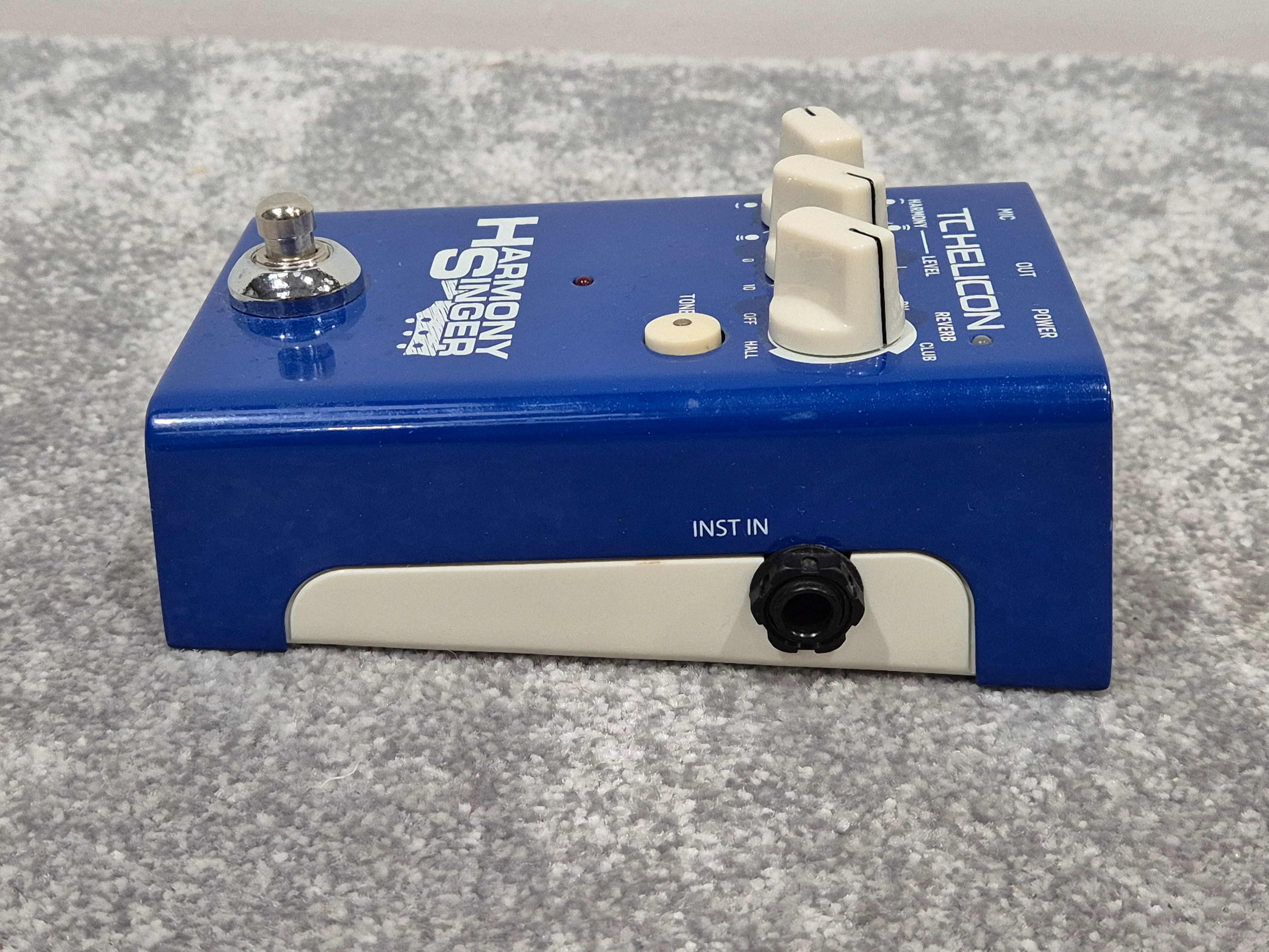 TC Helicon Harmony Singer 2 - Harmonies, Reverb and Adaptive Tone Effects Pedal w/ Original Box - Image 3