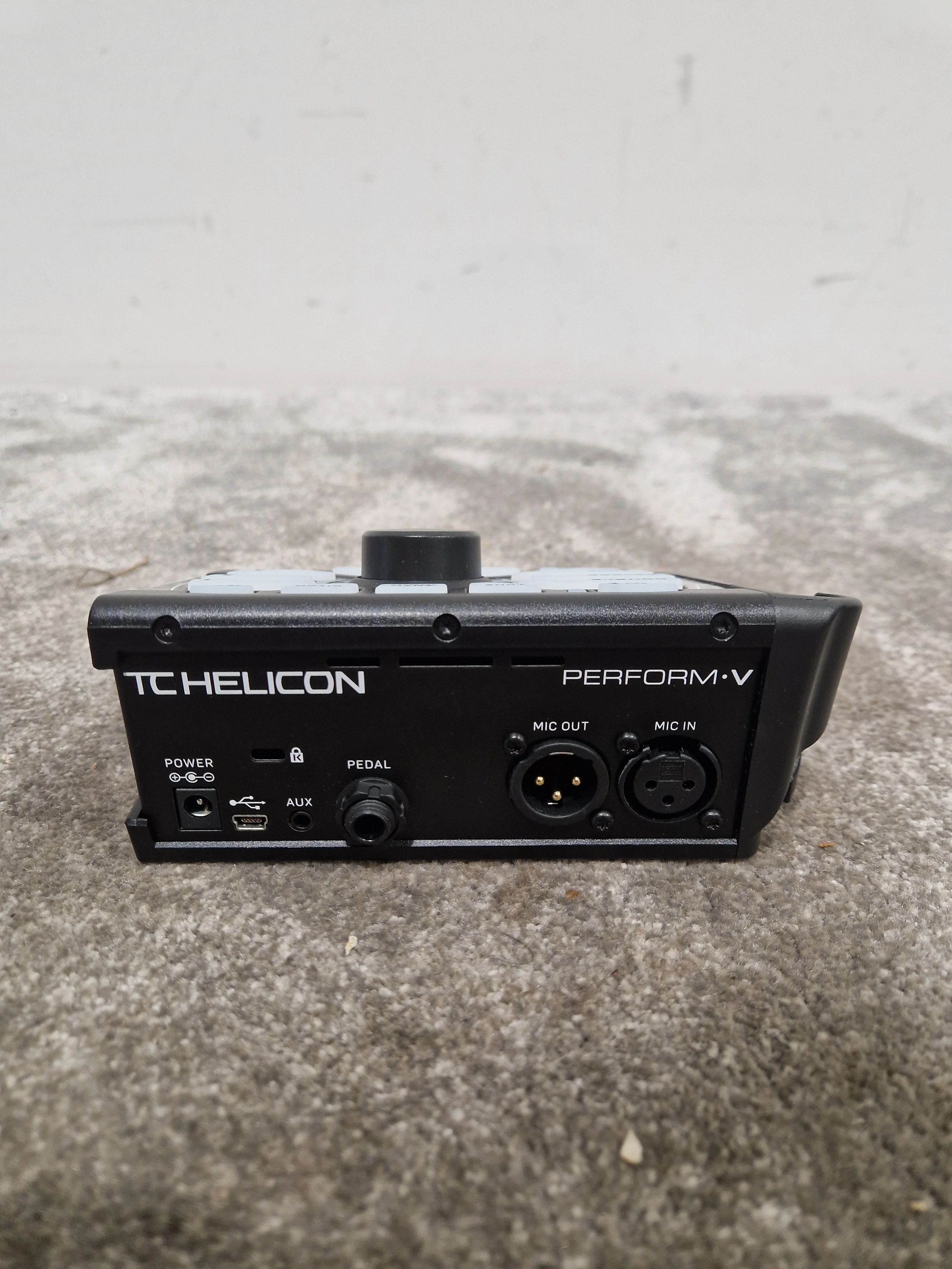 TC Helicon Perform-V - Vocal Processor - Black - Excellent w/ Original Box & Cables - Image 7