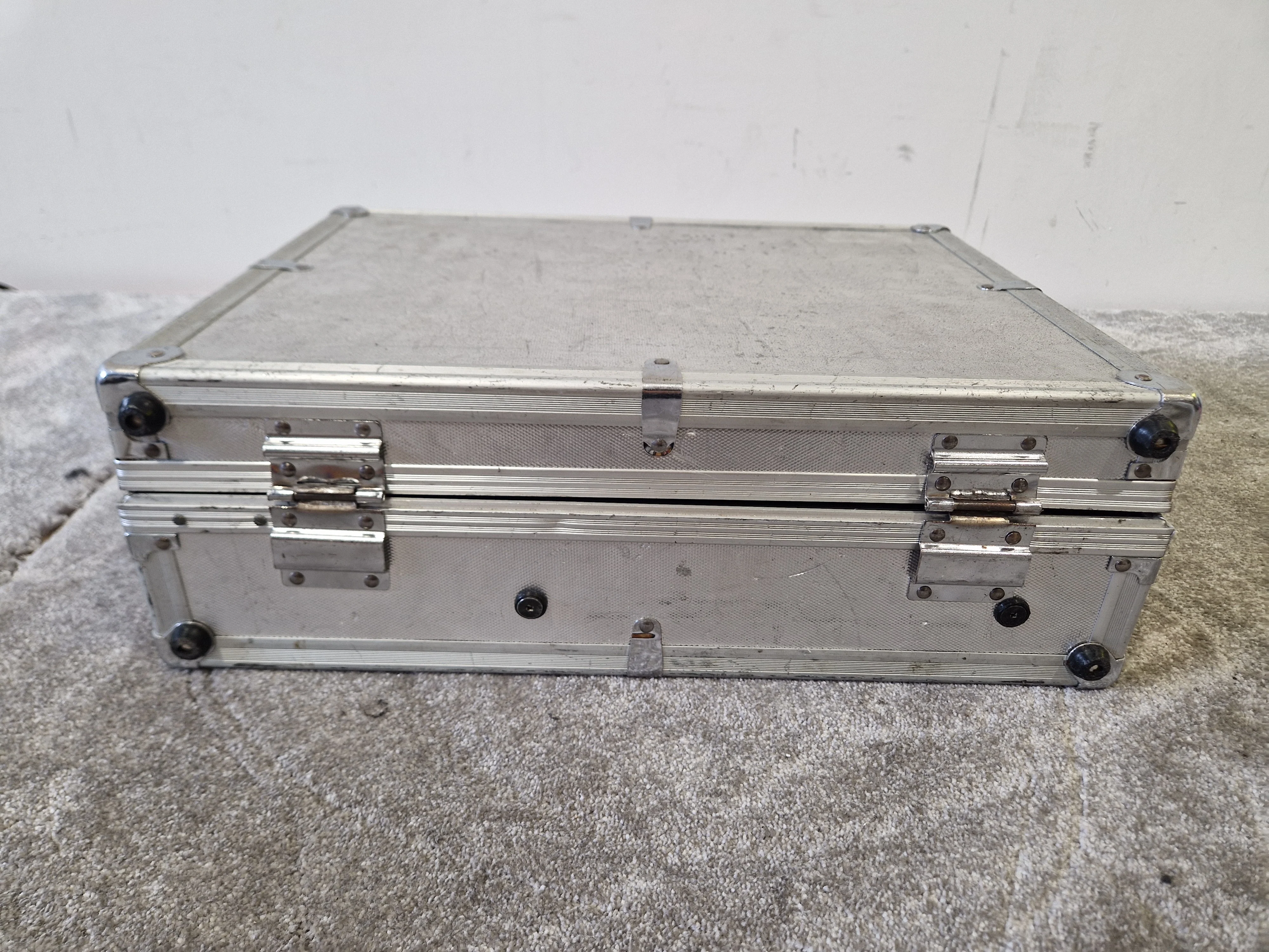 Teac Model 2A – 6-channel Mixer, Vintage Analog - 6 Channels, Analog Design - Good w/ Hard Case - Image 7