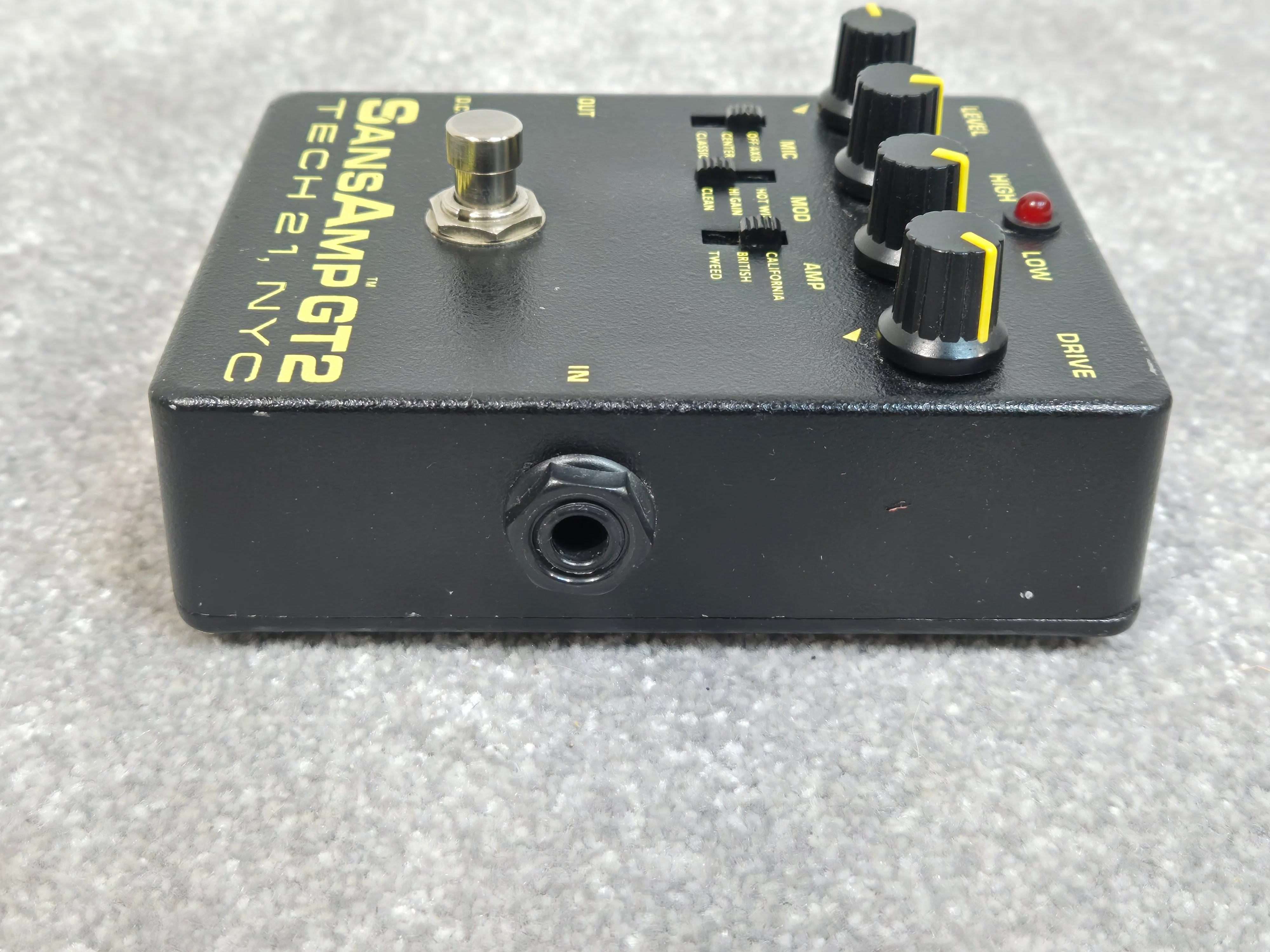 Tech 21 SansAmp GT2- Tube Amp Emulation Pedal - Image 3