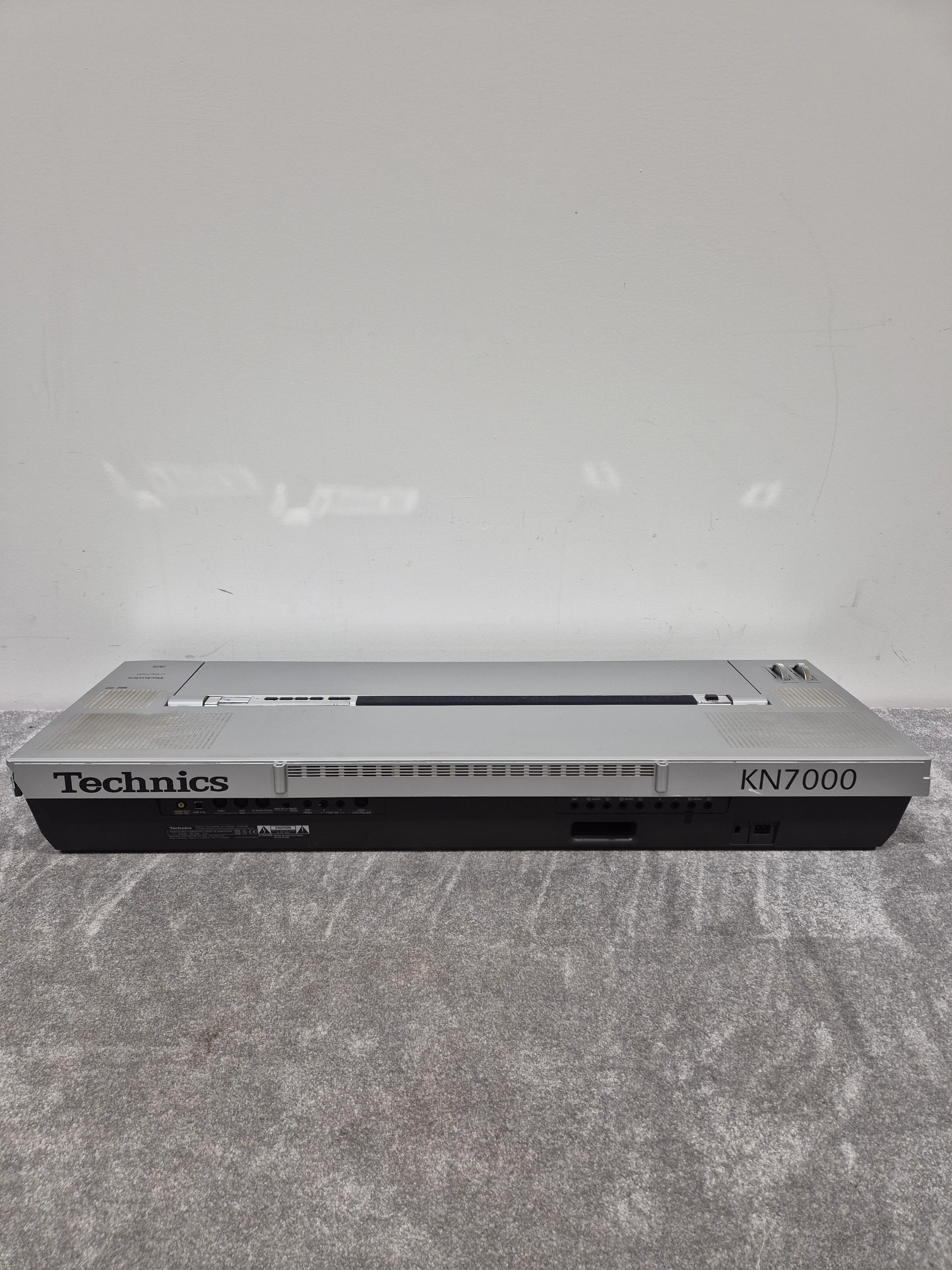 Technics KN7000 - Digital Keyboard Workstation - Fair - Image 16