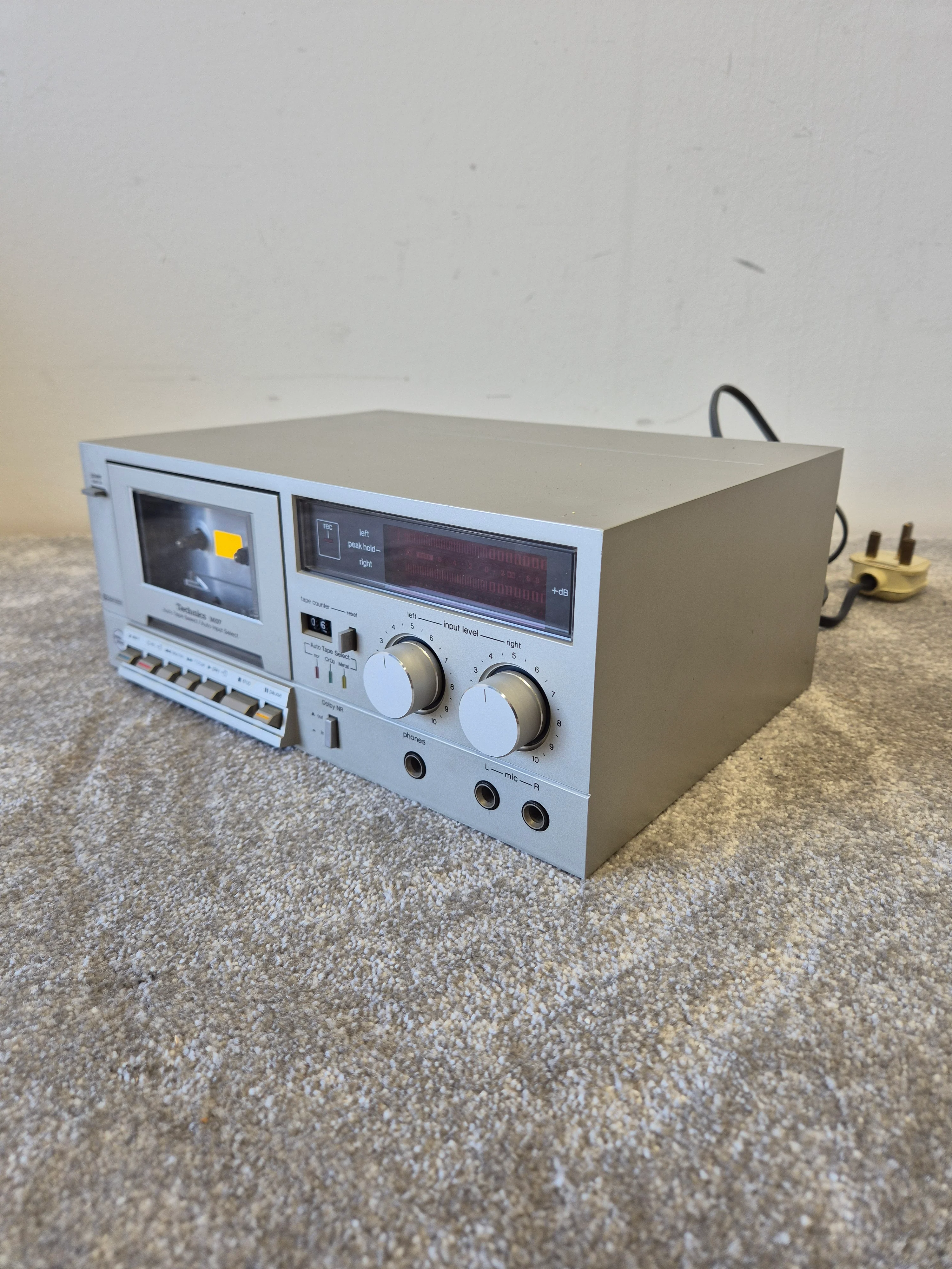 Technics RS-M07 - Stereo Cassette Deck - Very Good - Image 10