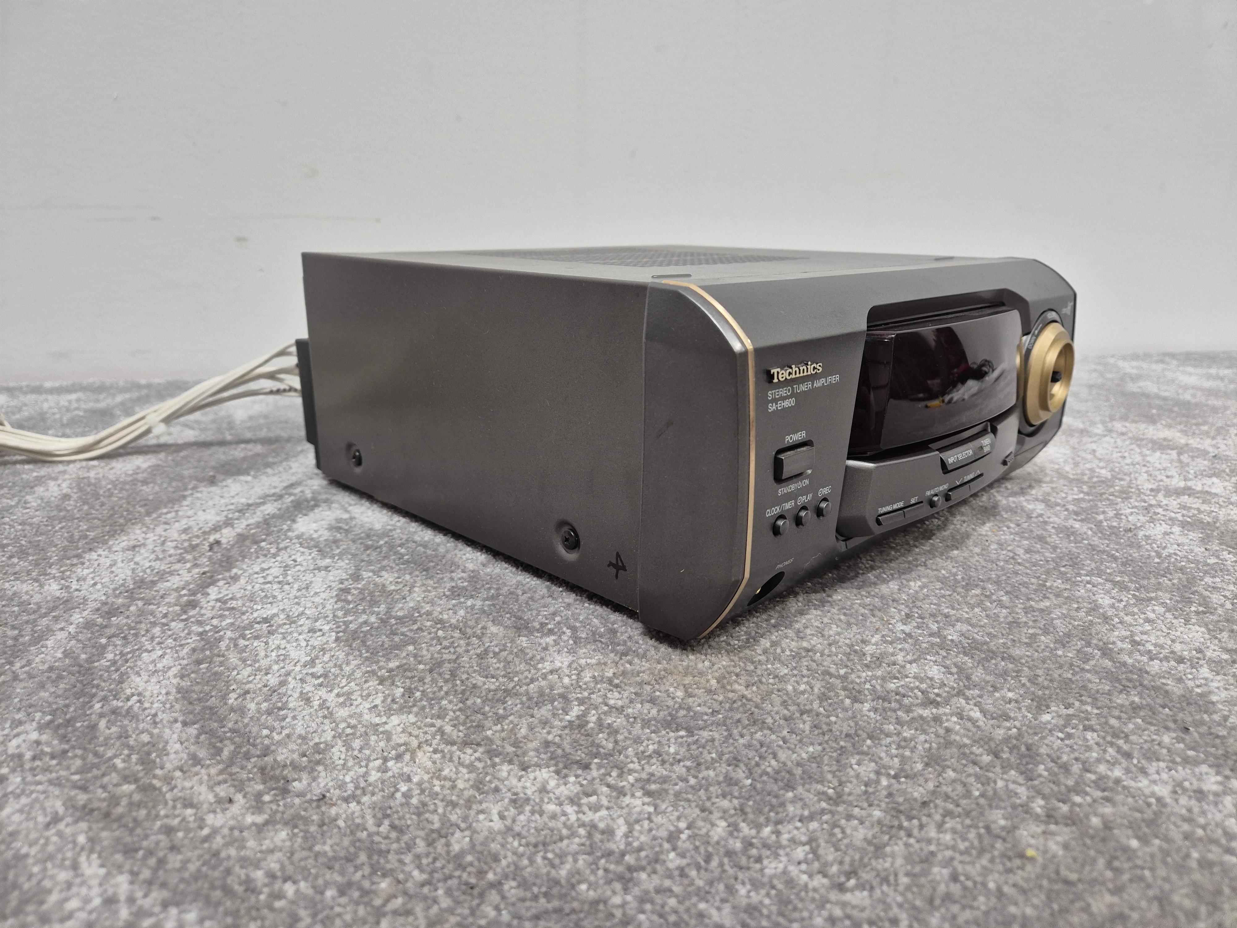Technics SA EH600 Tuner Amplifier - Powerful and Versatile Audio Amplifier - Image 5
