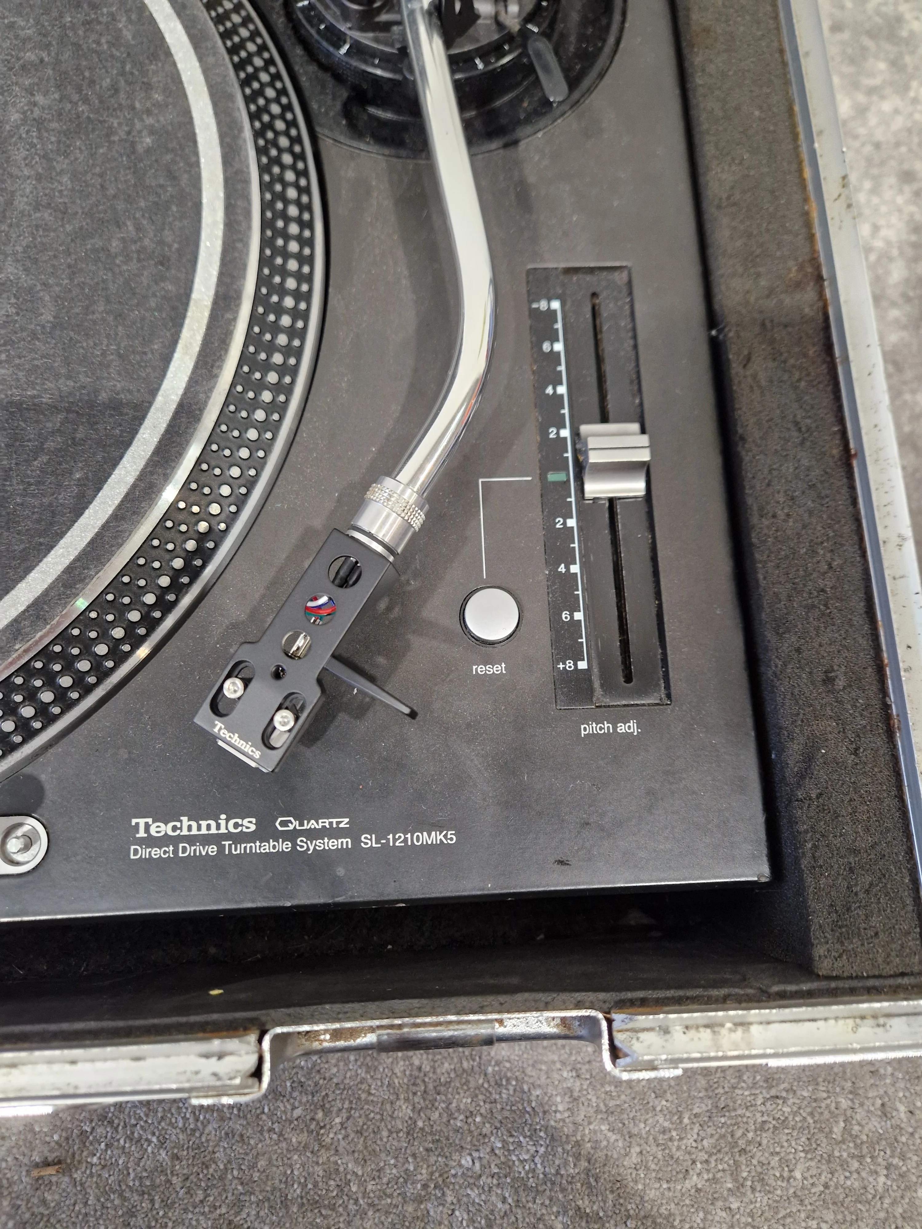 Technics SL-1210MK5 Turntable – Quartz Direct Drive – Road Case Included – Good - Image 3