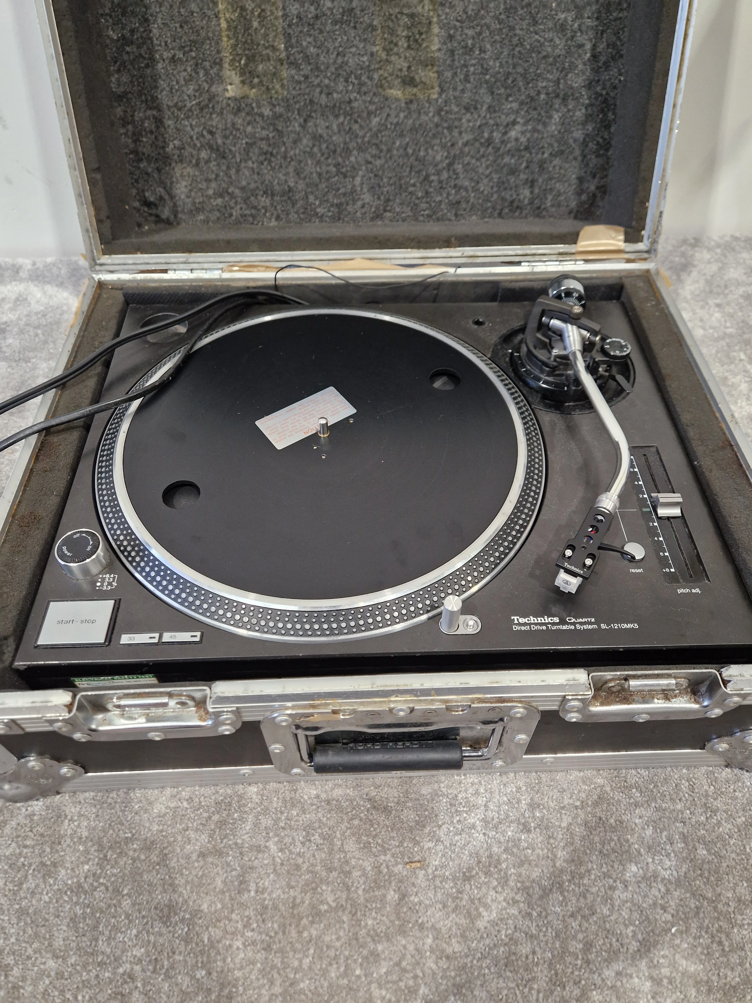 Technics SL-1210MK5 Turntable – Quartz Direct Drive – Road Case Included – Good - Image 4