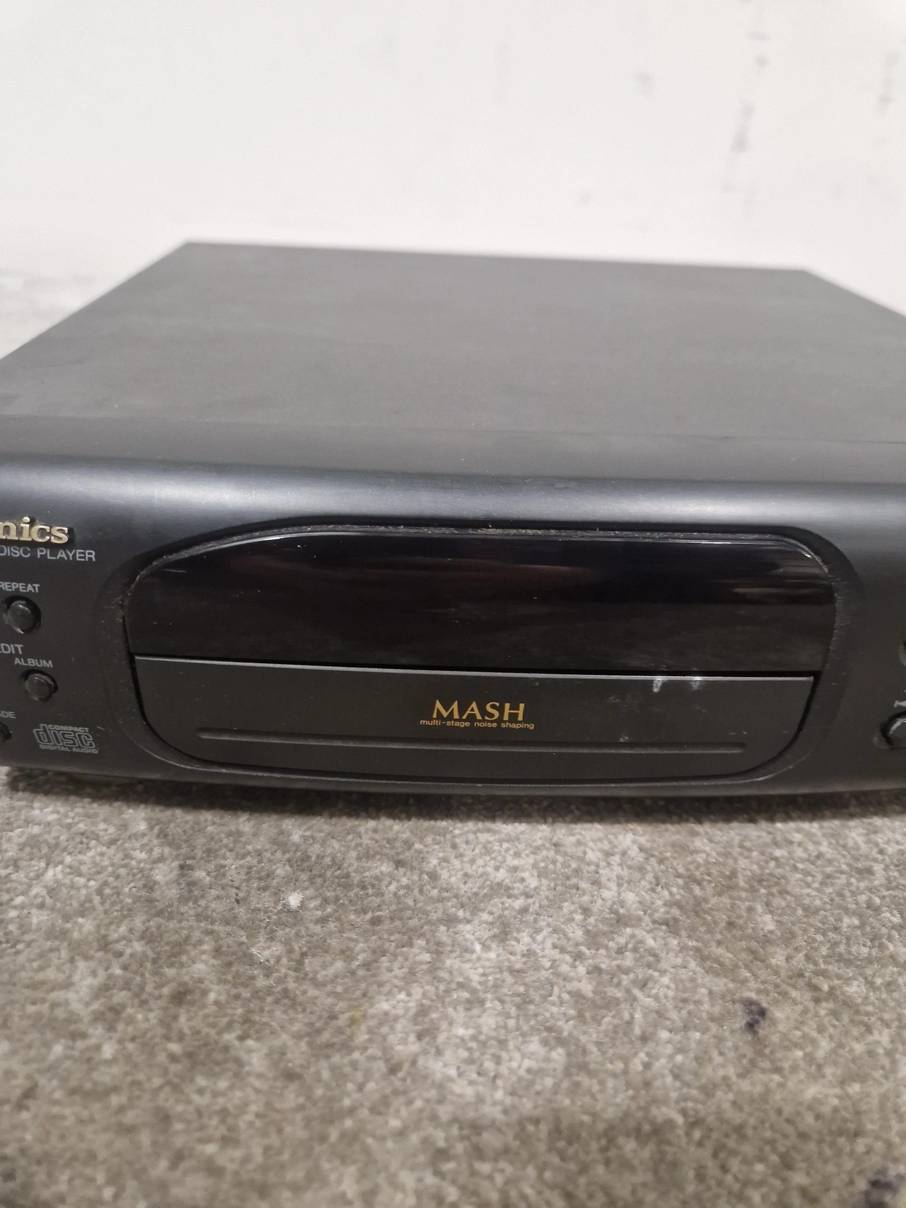 Technics SL-CH605 - CD Player - Black - Good - Image 4
