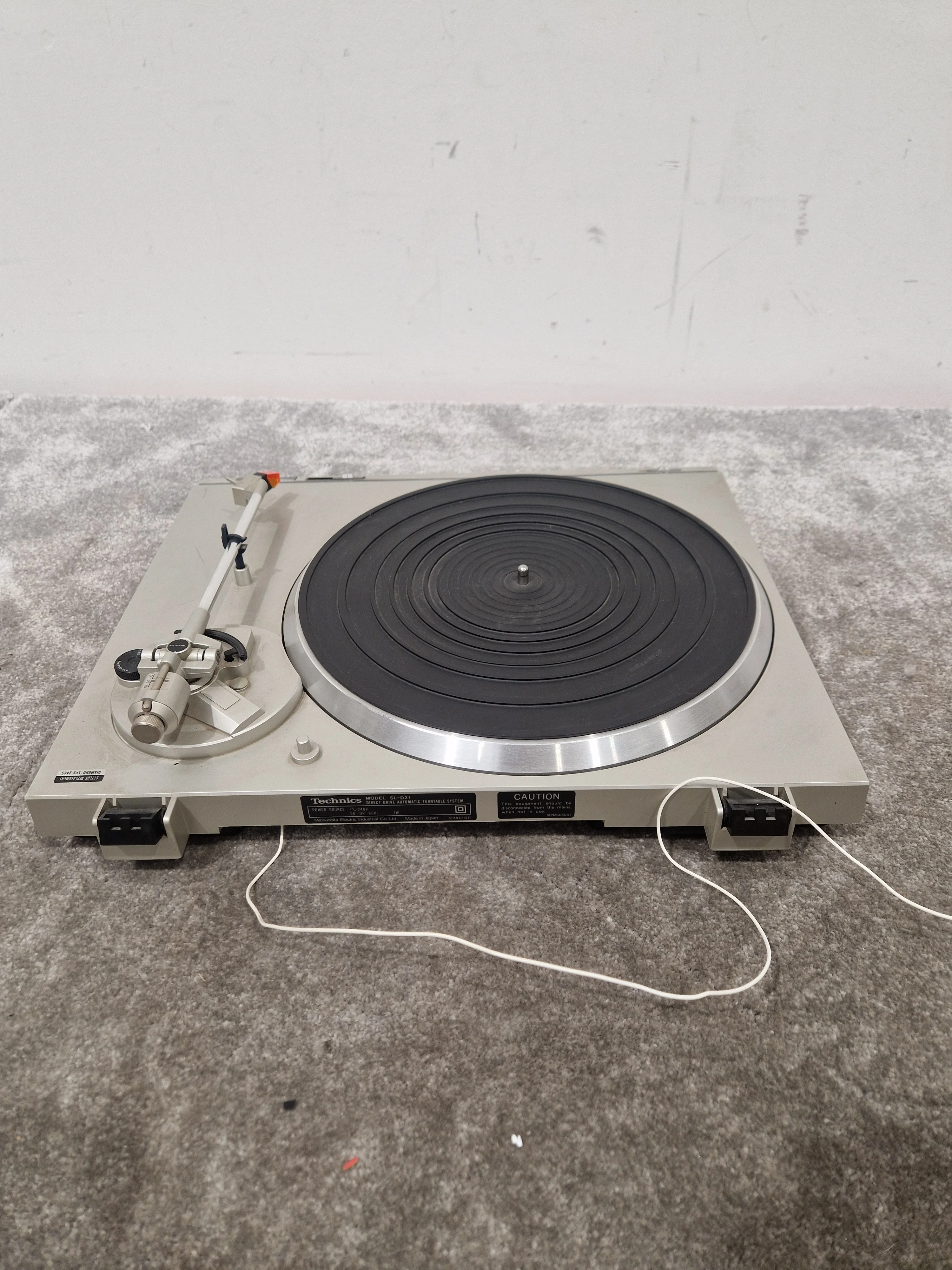 Technics SL-D21 - Vintage Direct Drive Turntable - Very Good w/ New Stylus Installed - Image 5