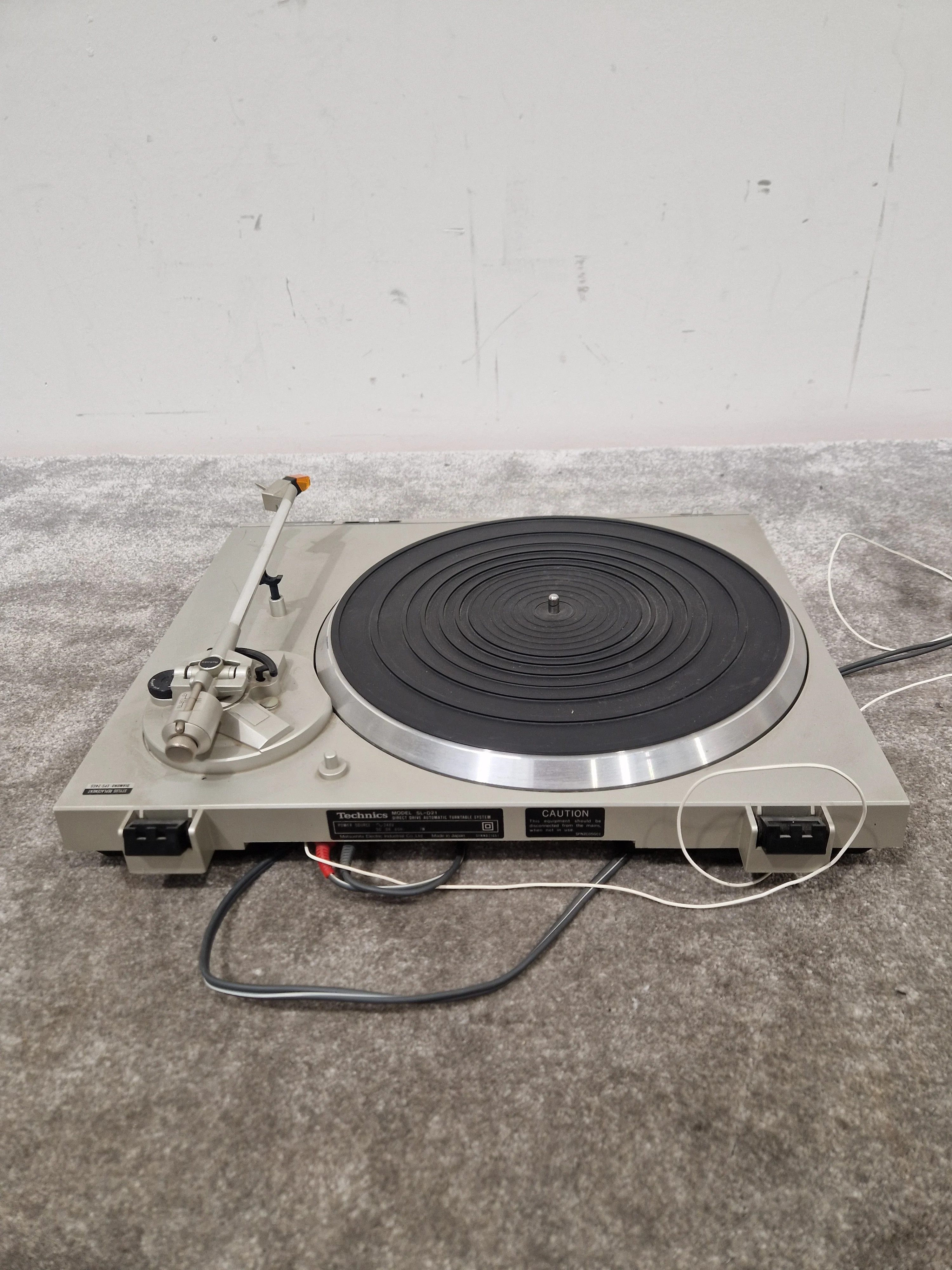 Technics Sl-d21 Turntable - Direct Drive, Quartz-Locked - Very Good w/ Manuals - Image 8