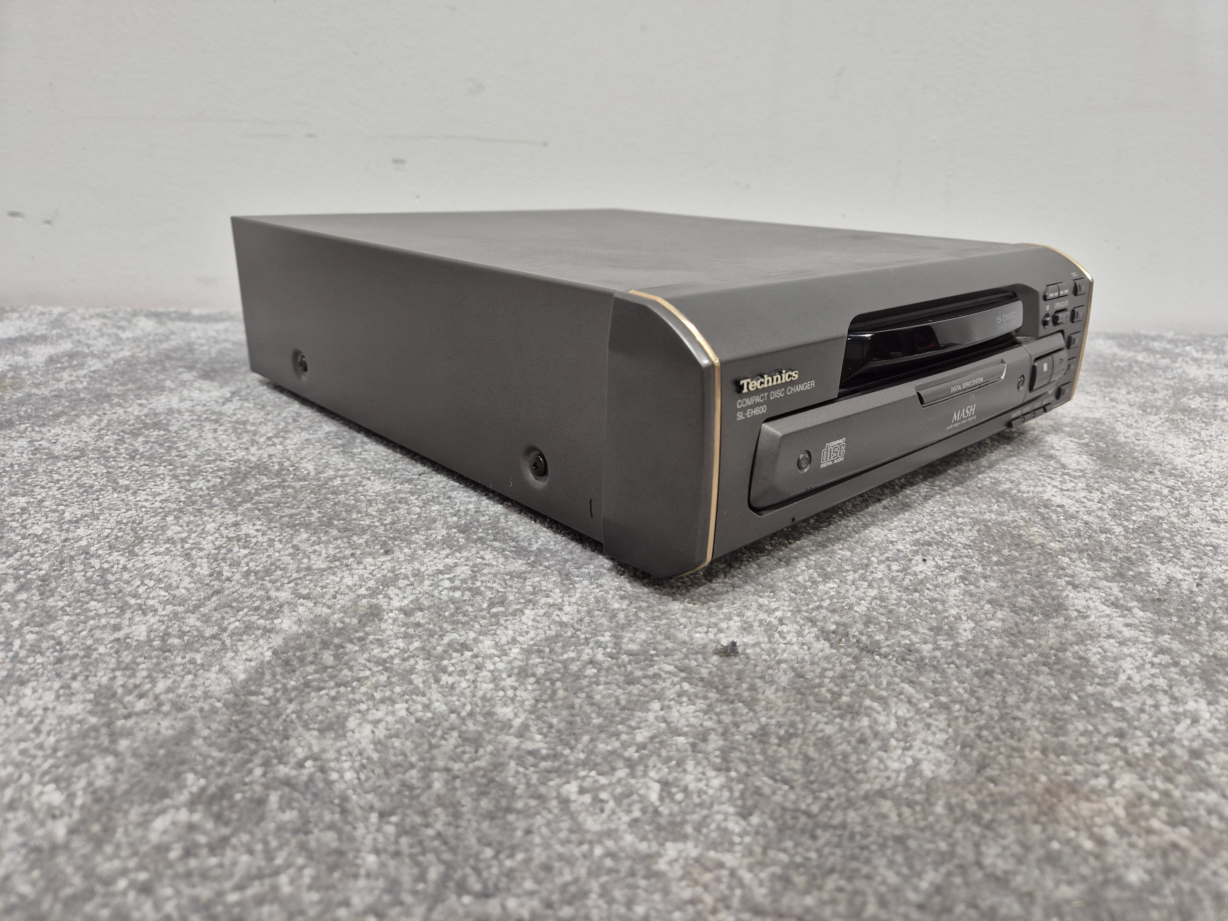 Technics SL-EH600 - Compact CD Player (Spares or Repairs) - Image 3