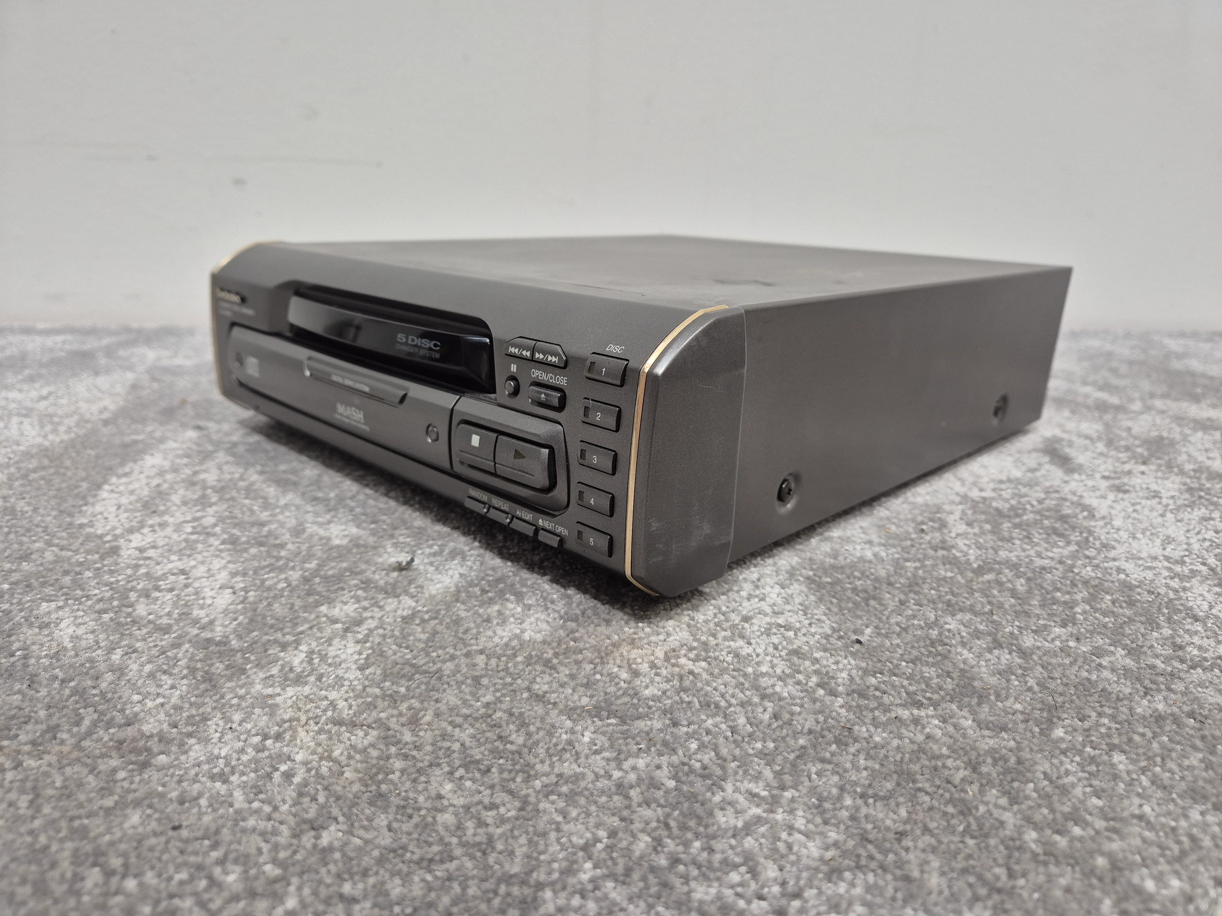 Technics SL-EH600 - Compact CD Player (Spares or Repairs) - Image 7