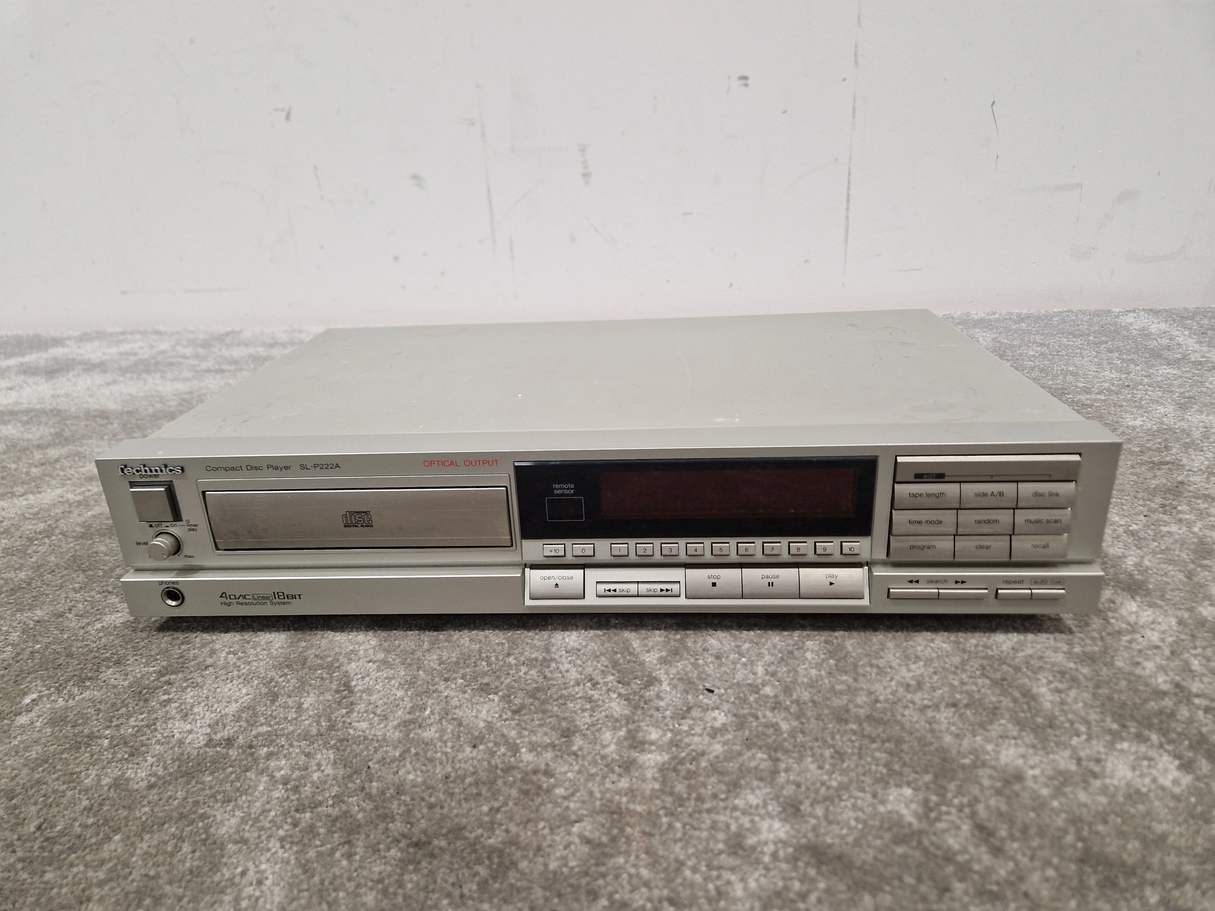 Technics Sl-p222a CD Player - Linear Tracking, High Fidelity - Spares or Repair w/ Manuals & Remote control - Image 5
