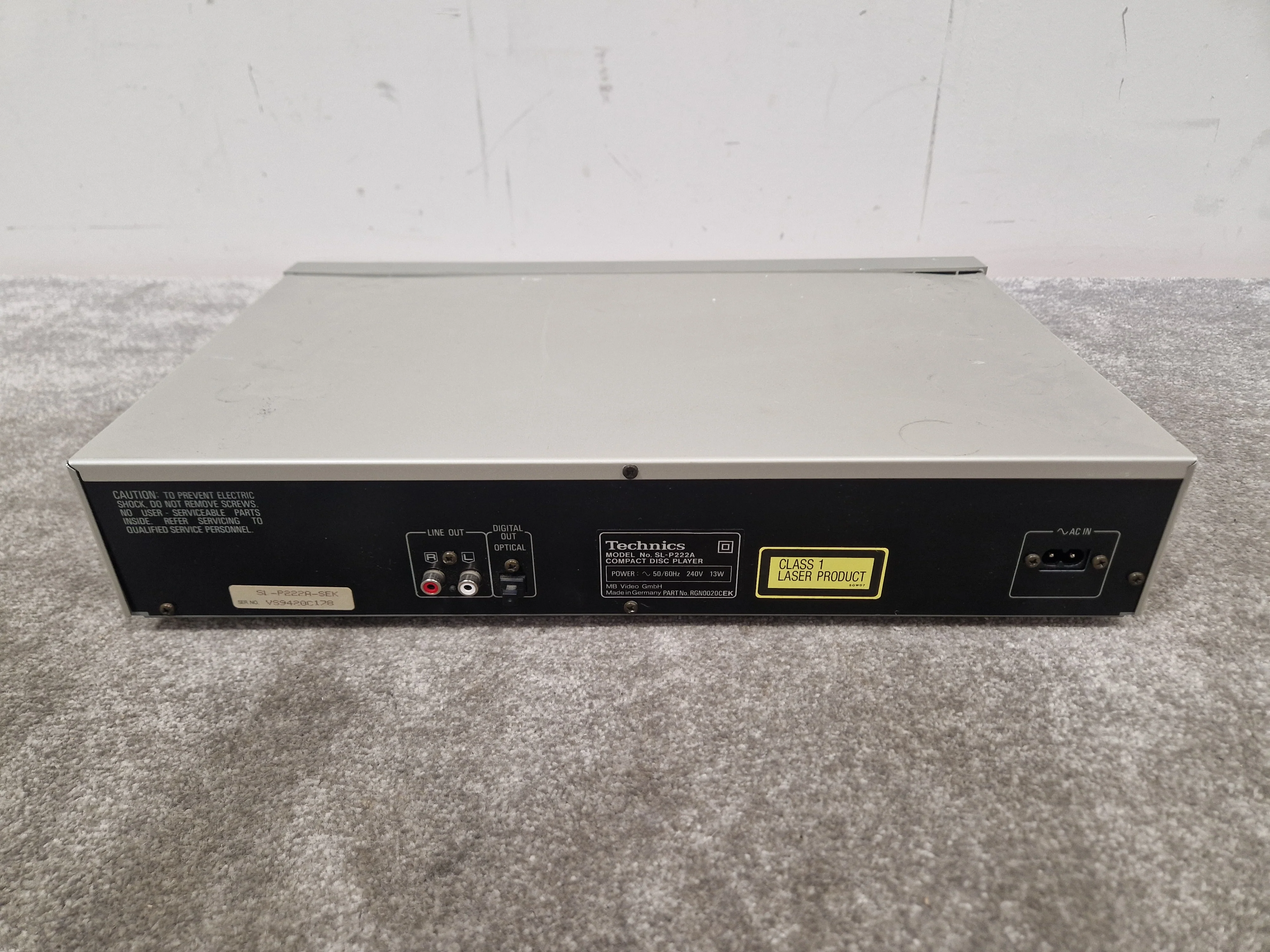 Technics Sl-p222a CD Player - Linear Tracking, High Fidelity - Spares or Repair w/ Manuals & Remote control - Image 6